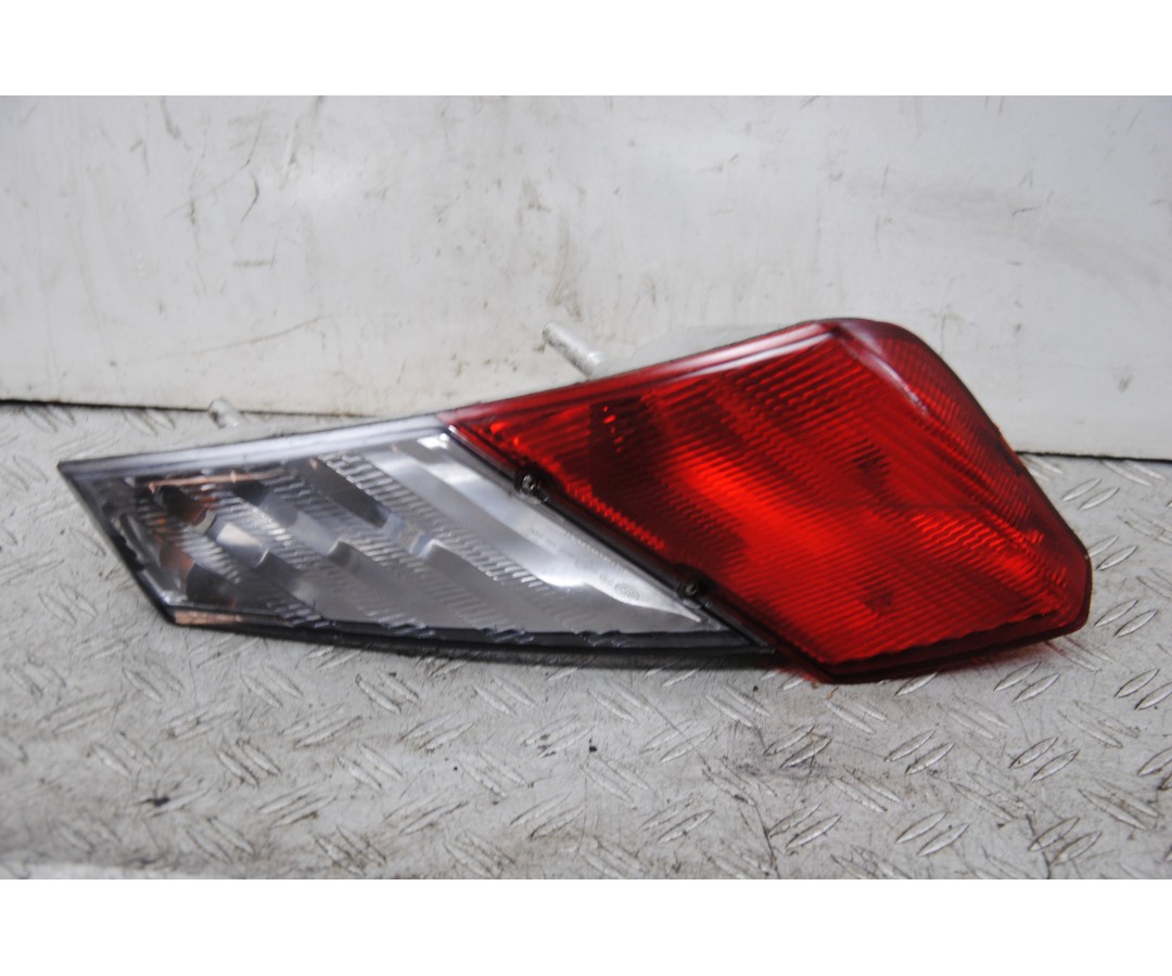 Faro Fanale Stop Posteriore DX Aprilia Atlantic 300 Sport dal 2010 al 2014 1680251814039 Faro Fanale Stop Posteriore DX Aprilia Atlantic 300 Sport dal 2010 al 2014 1680251814039