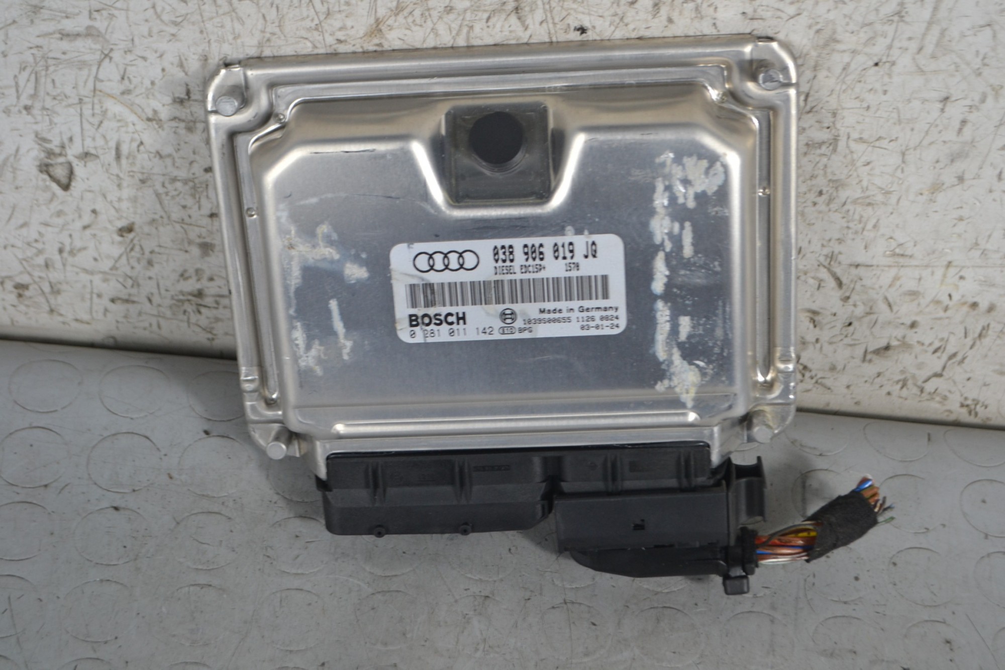 Centralina ECU Audi A4 dal 2000 al 2004 Cod 038906019JQ  1625040674265