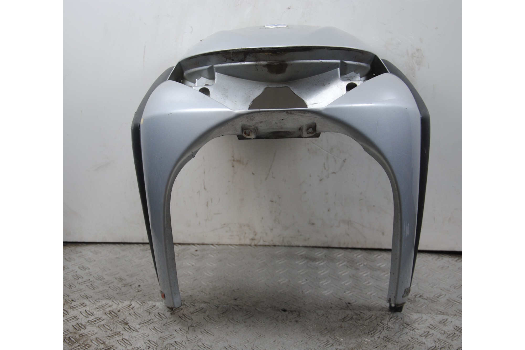 Carena Scudo Anteriore Piaggio Beverly 250 dal 2001 al 2010  1680769060843