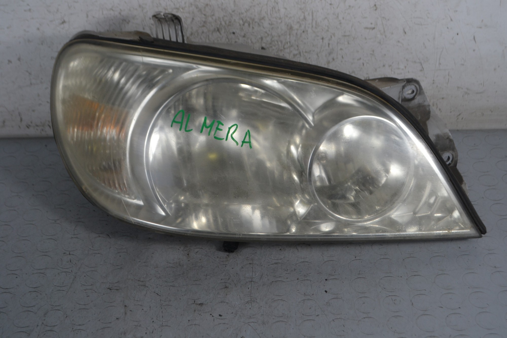 Faro Anteriore DX Kia Carnival dal 1998 al 2006 Cod 0K54E51030A  1680774116986