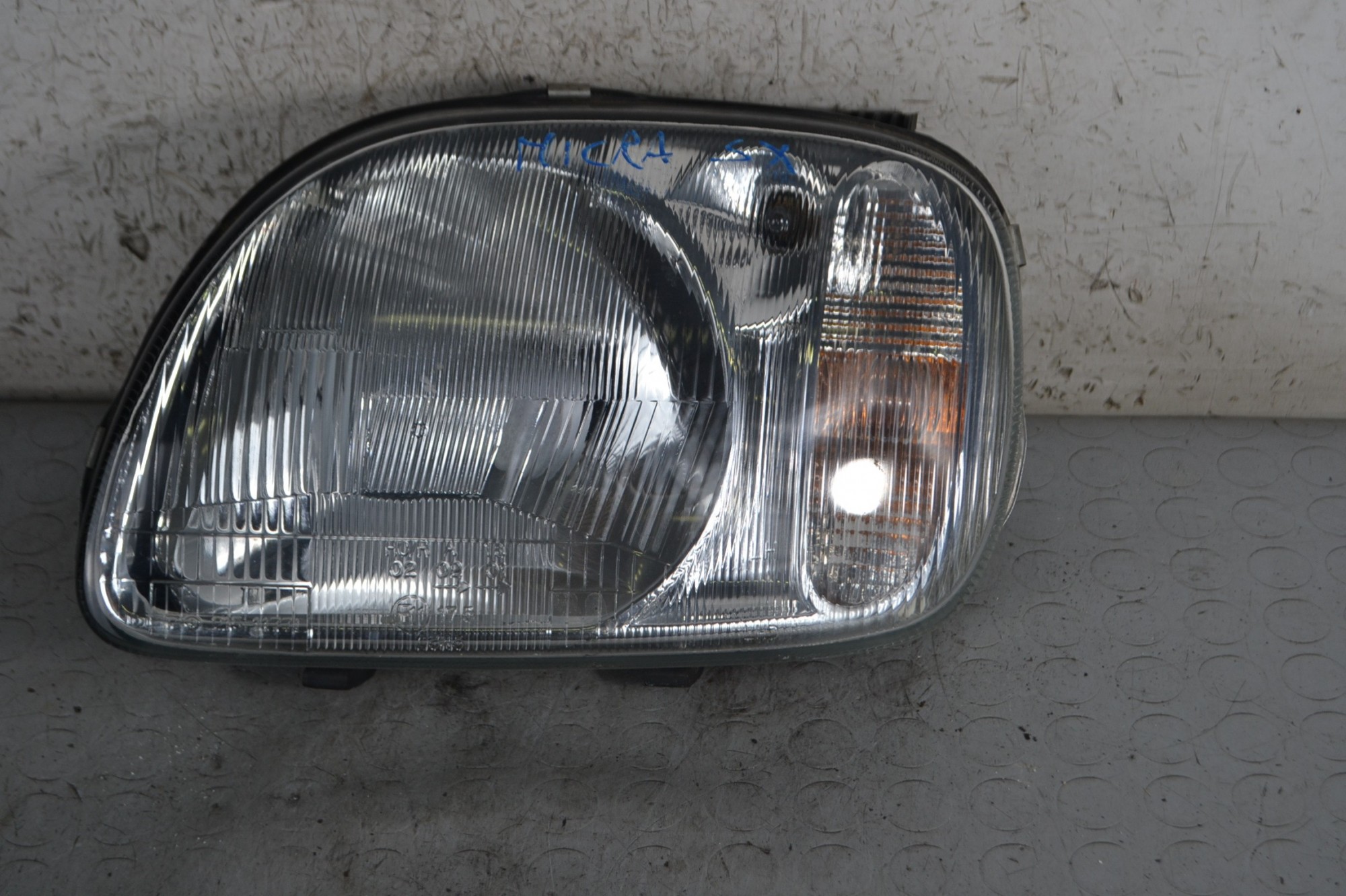 Faro Anteriore SX Nissan Micra K11 dal 1998 al 2002 Cod B60606F620  1680777800912
