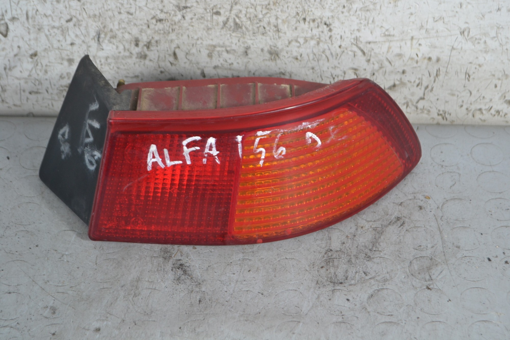Fanale Stop Posteriore Esterno DX Alfa Romeo 145 dal 1994 al 2001 Cod 36380748  1680851363371
