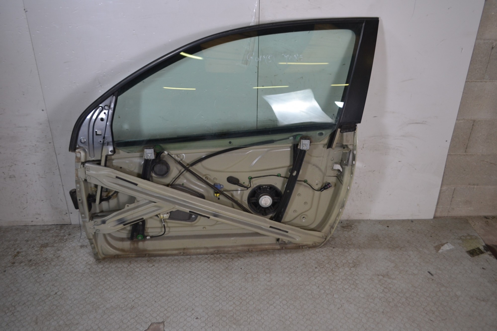 Portiera Sportello SX Volkswagen Golf V 3 Porte dal 2003 al 2008  1680859445277
