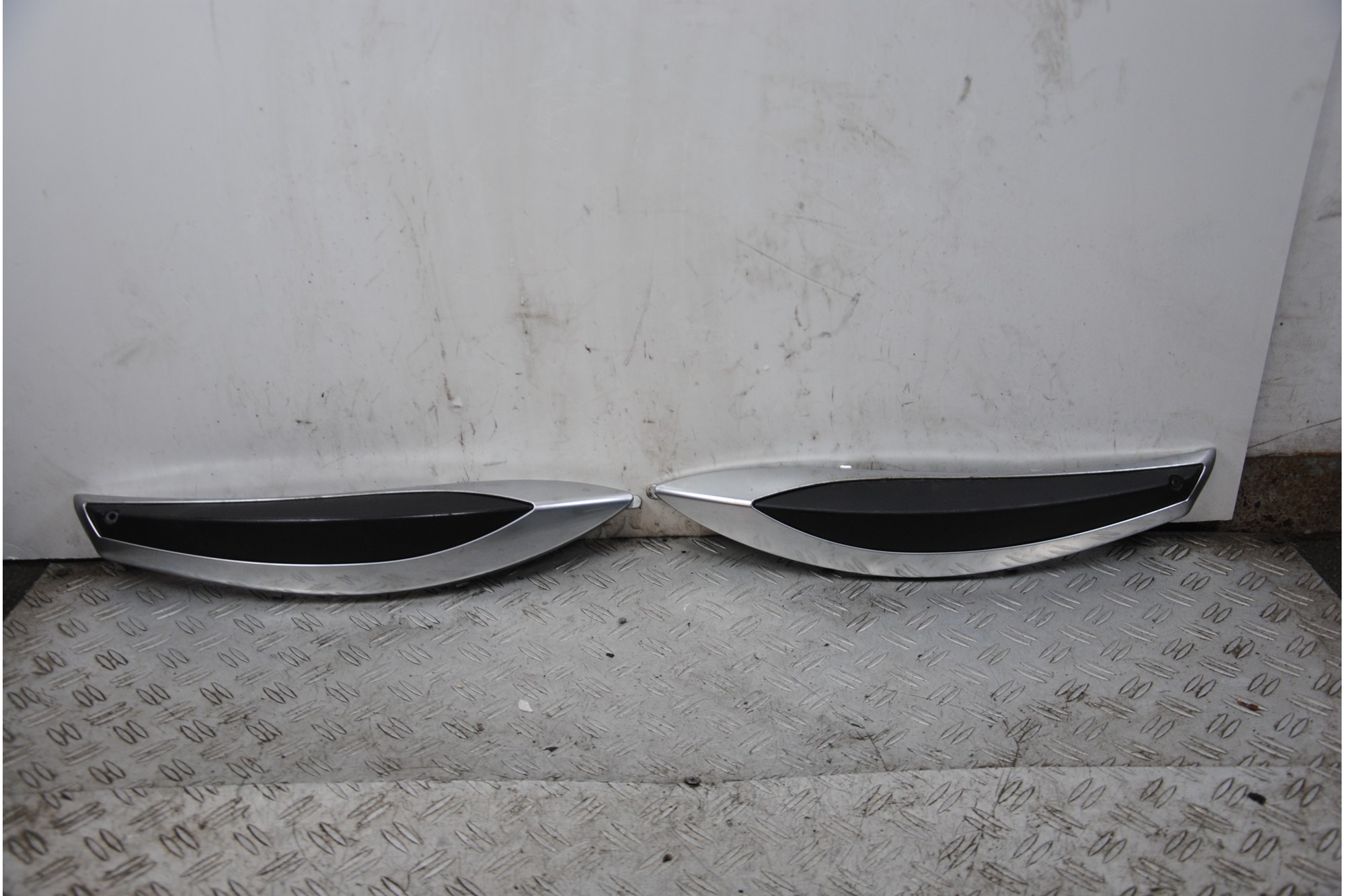 Coppia Paracolpi Piaggio Beverly 250 dal 2001 al 2010  1681222635325