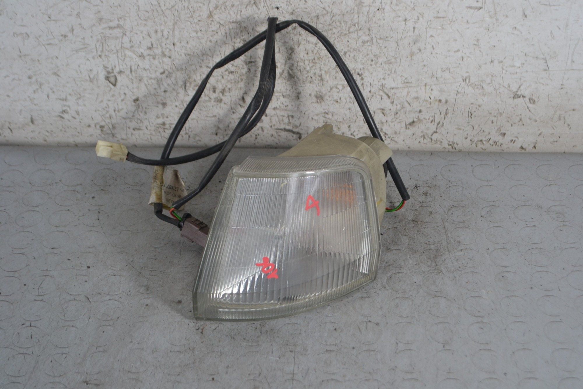 Freccia Direzionale SX Peugeot 106 dal 1991 al 1996 Cod 9612149780  1681285303698