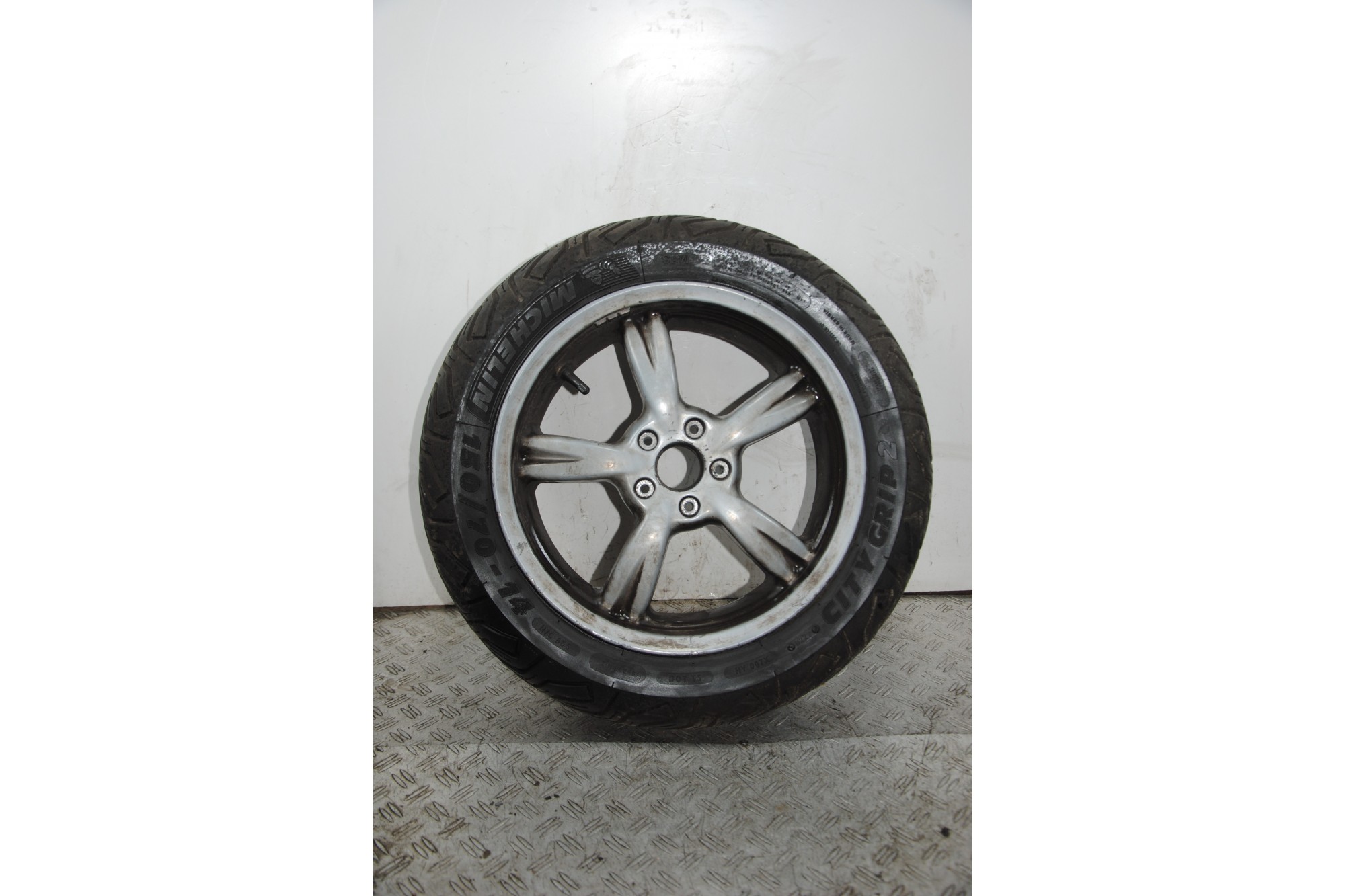Cerchio Posteriore Aprilia Scarabeo 500 dal 2002 al 2006  1681373100000