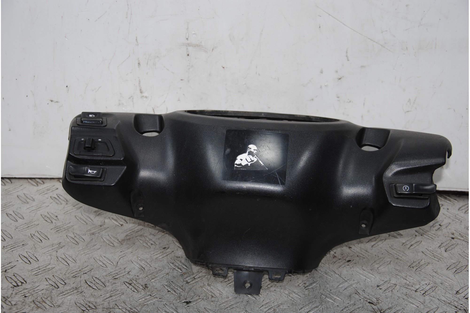 Carena Portastrumentazione Suzuki Sixteen 125 / 150 dal 2007 al 2014  1681463347988