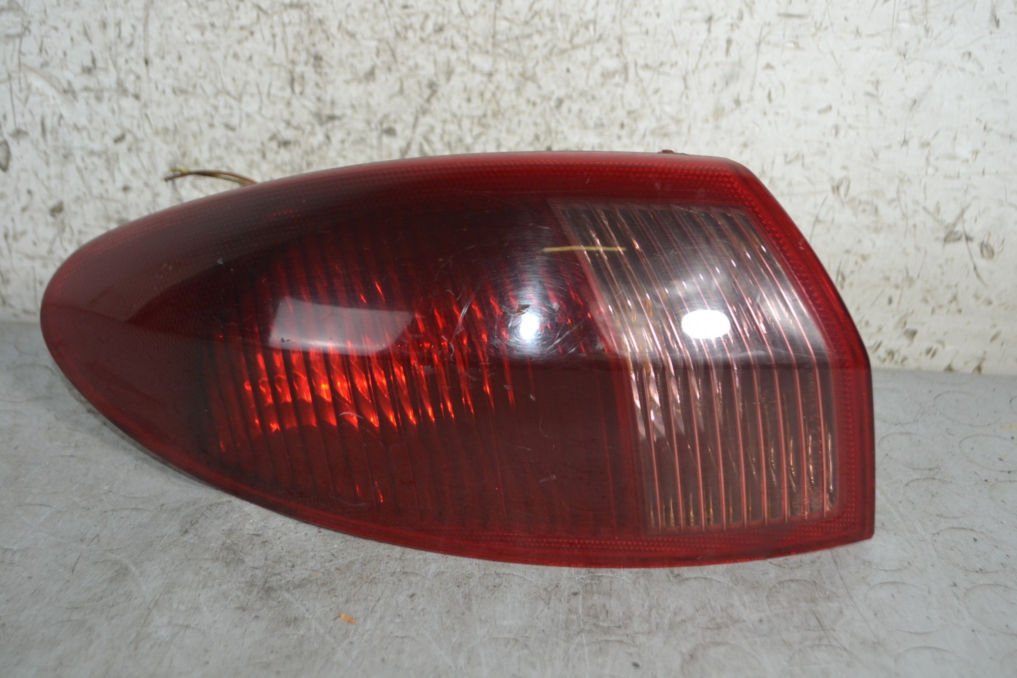 Fanale stop posteriore esterno SX Alfa Romeo 147 Dal 2000 al 2010 Cod 46556349  1681813899273