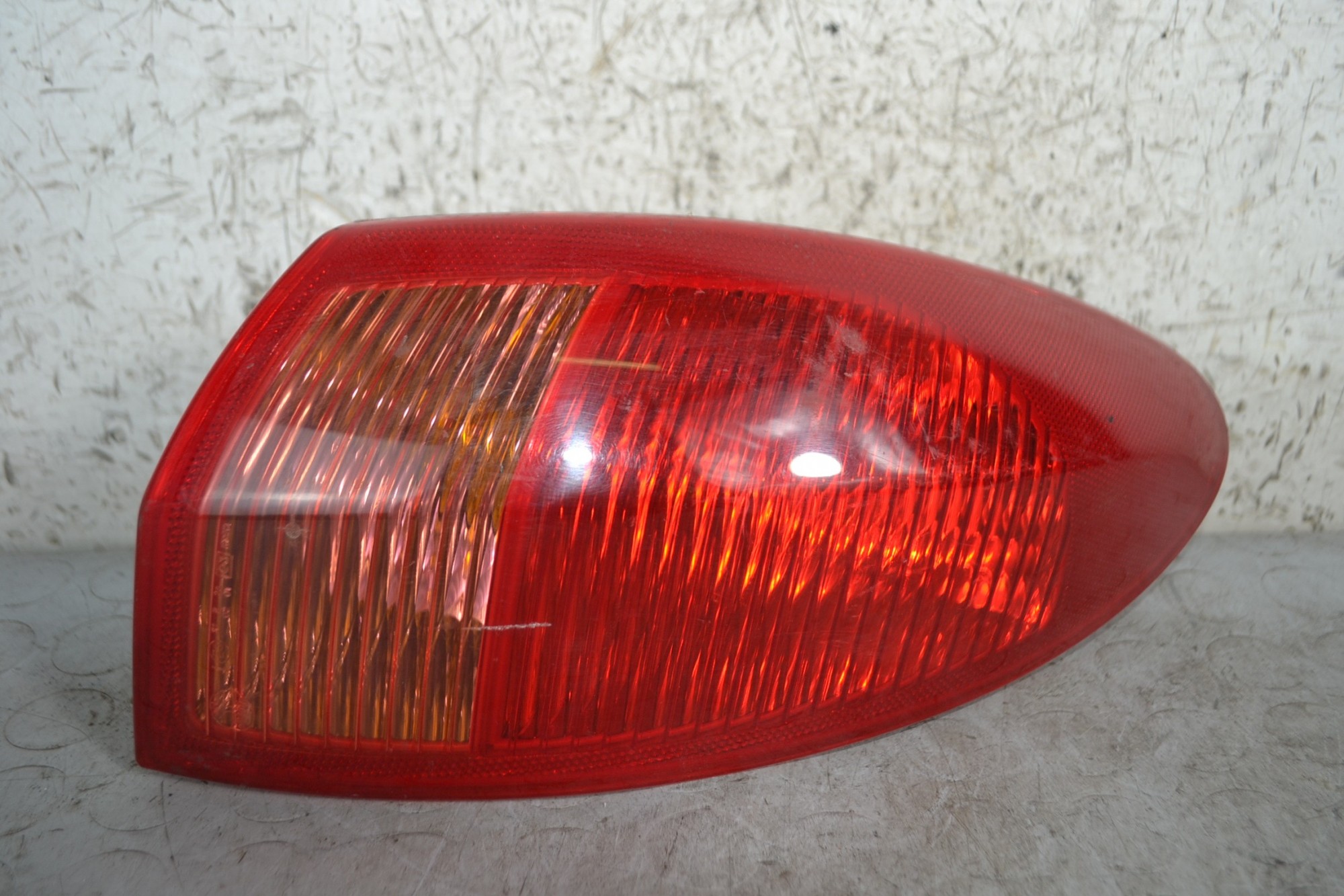 Fanale stop posteriore esterno DX Alfa Romeo 147 Dal 2000 al 2010 Cod 46556347  1681827346138