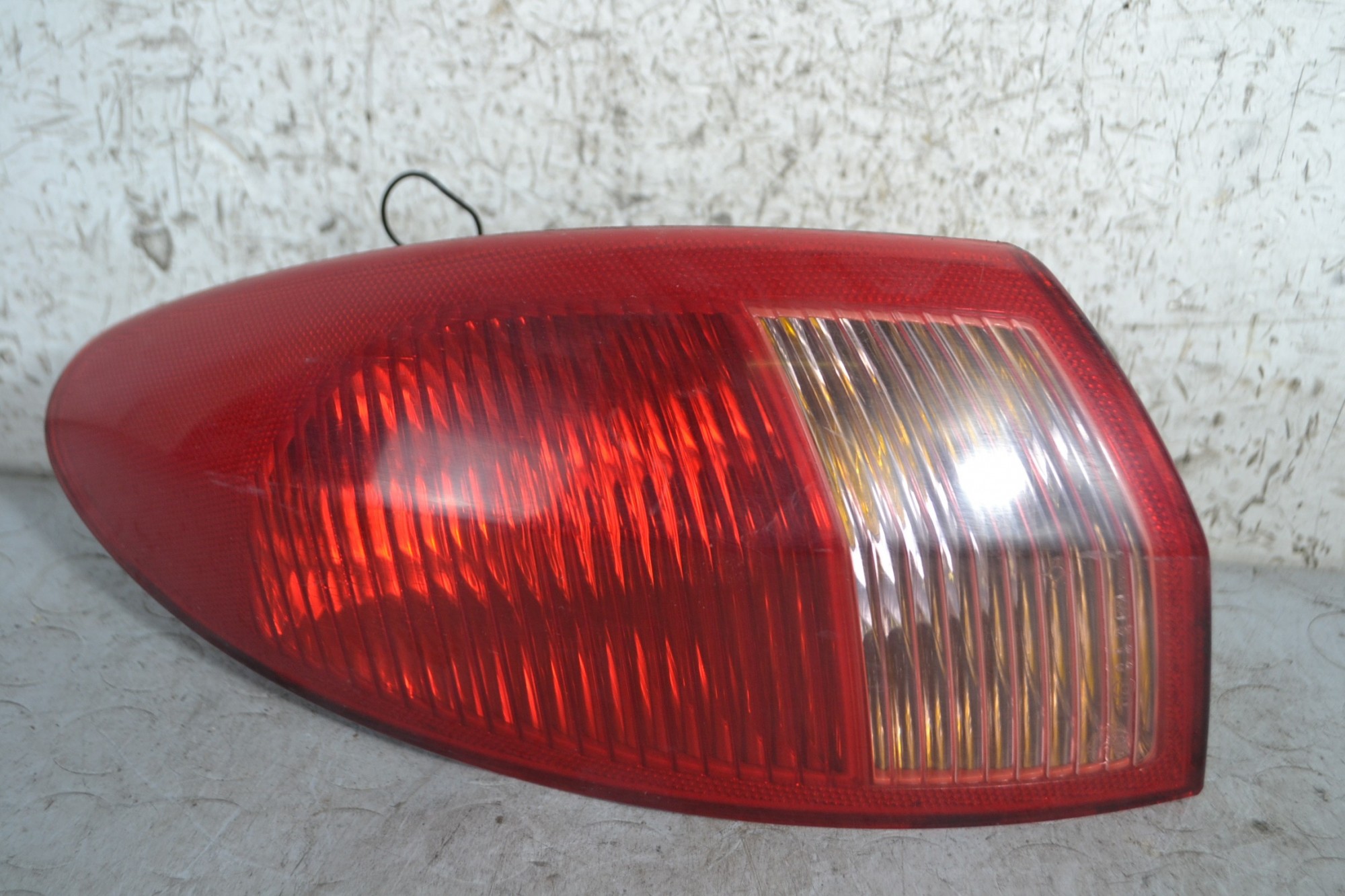 Fanale stop posteriore esterno SX Alfa Romeo 147 Dal 2000 al 2010 Cod 46556349  1681827930610