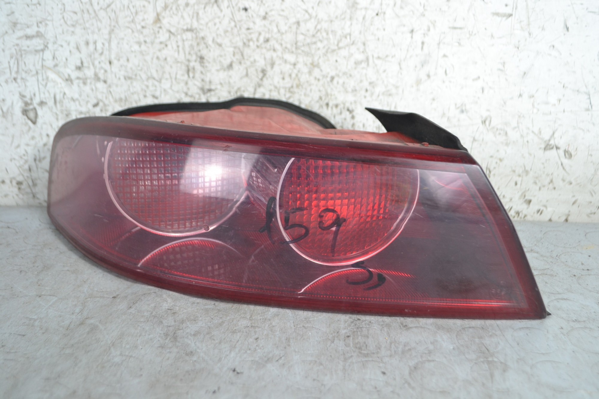Fanale Stop Posteriore Esterno SX Alfa Romeo 159 Dal 2005 al 2011 Cod 50504821  1681828799445