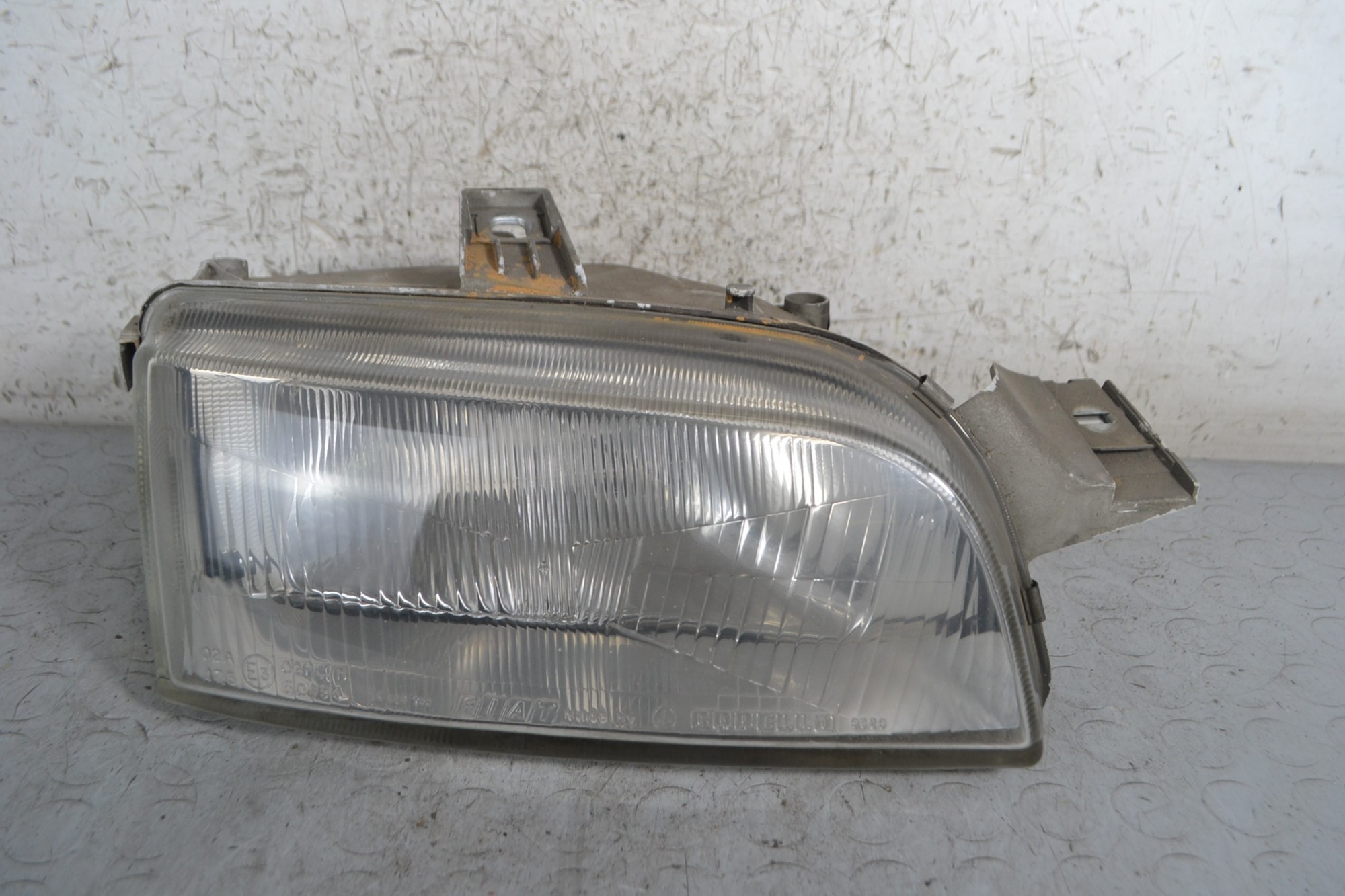Faro Anteriore DX Fiat Punto 176 dal 1993 al 1999 Cod 46402649  1681831692665