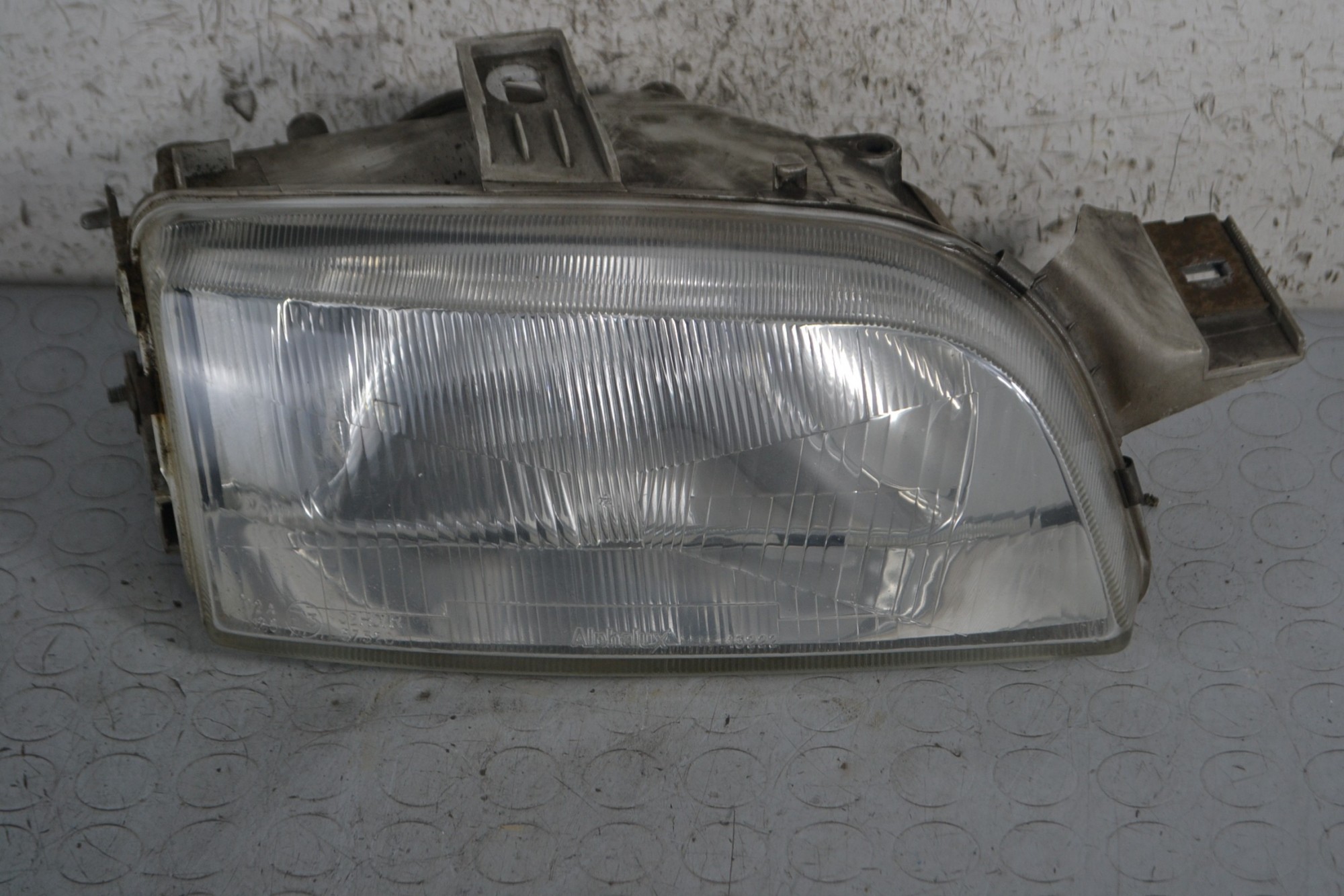Faro Anteriore DX Fiat Punto 176 dal 1993 al 1999 Cod 46402649  1681987609685