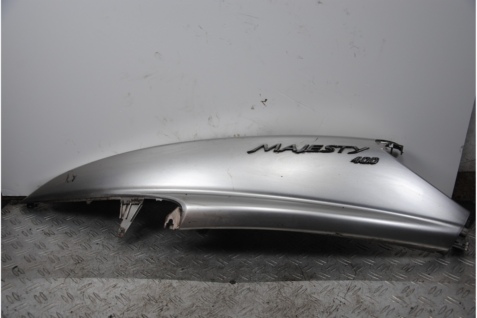 Carena Fianchetto Laterale posteriore SX Yamaha Majesty 400 dal 2004 al 2008  1682091416107