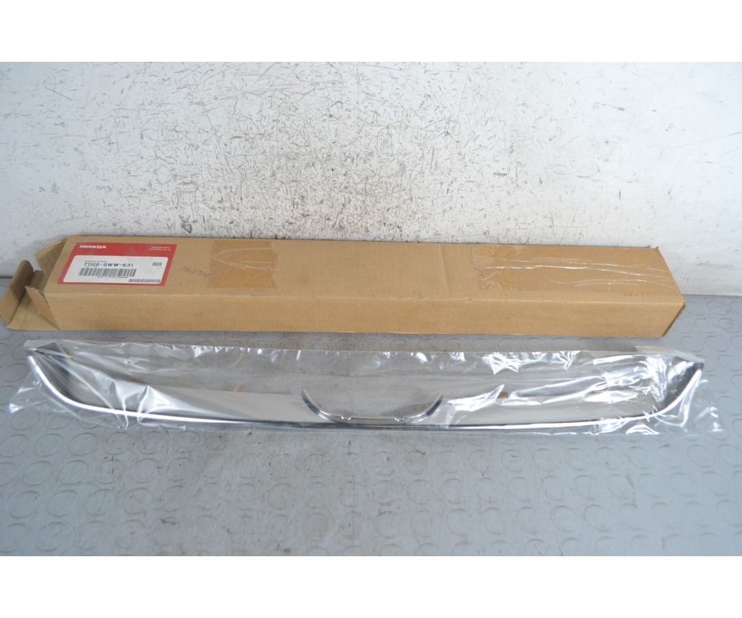 Barra cromata griglia anteriore Honda CR-V Dal 2006 al 2012 Cod 71126-SWW-E31  1682672623672