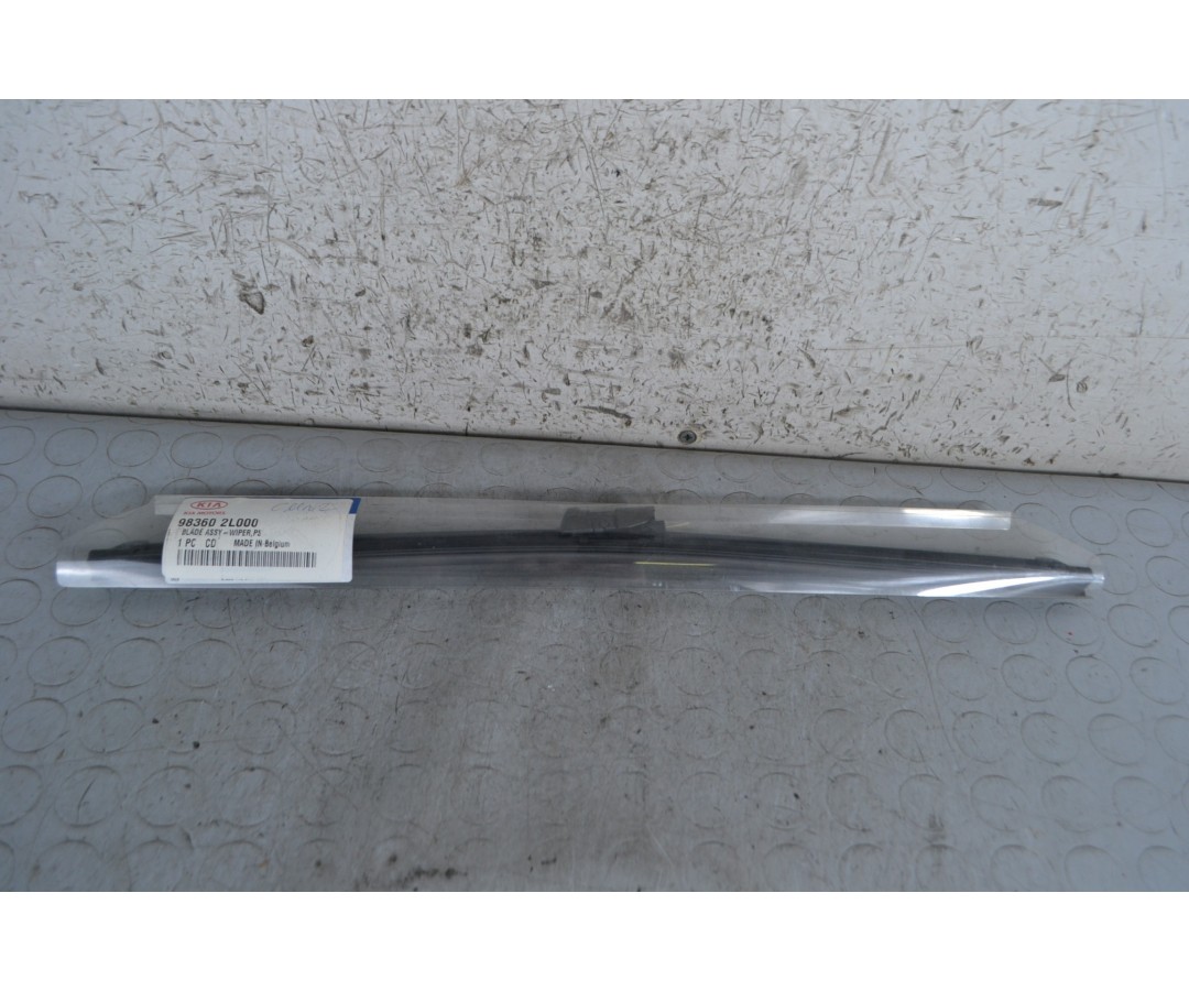 Spazzola tergicristallo anteriore Hyundai I30 Dal 2007 al 2012 Cod 983602L000  1683100378782