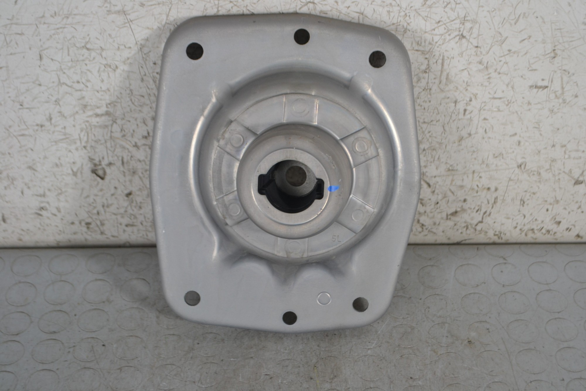 Supporto ammortizzatore anteriore bilaterale Fiat Scudo/ Peugeot Expert Dal 2007 al 2016 Cod 5038F2  1683291605049