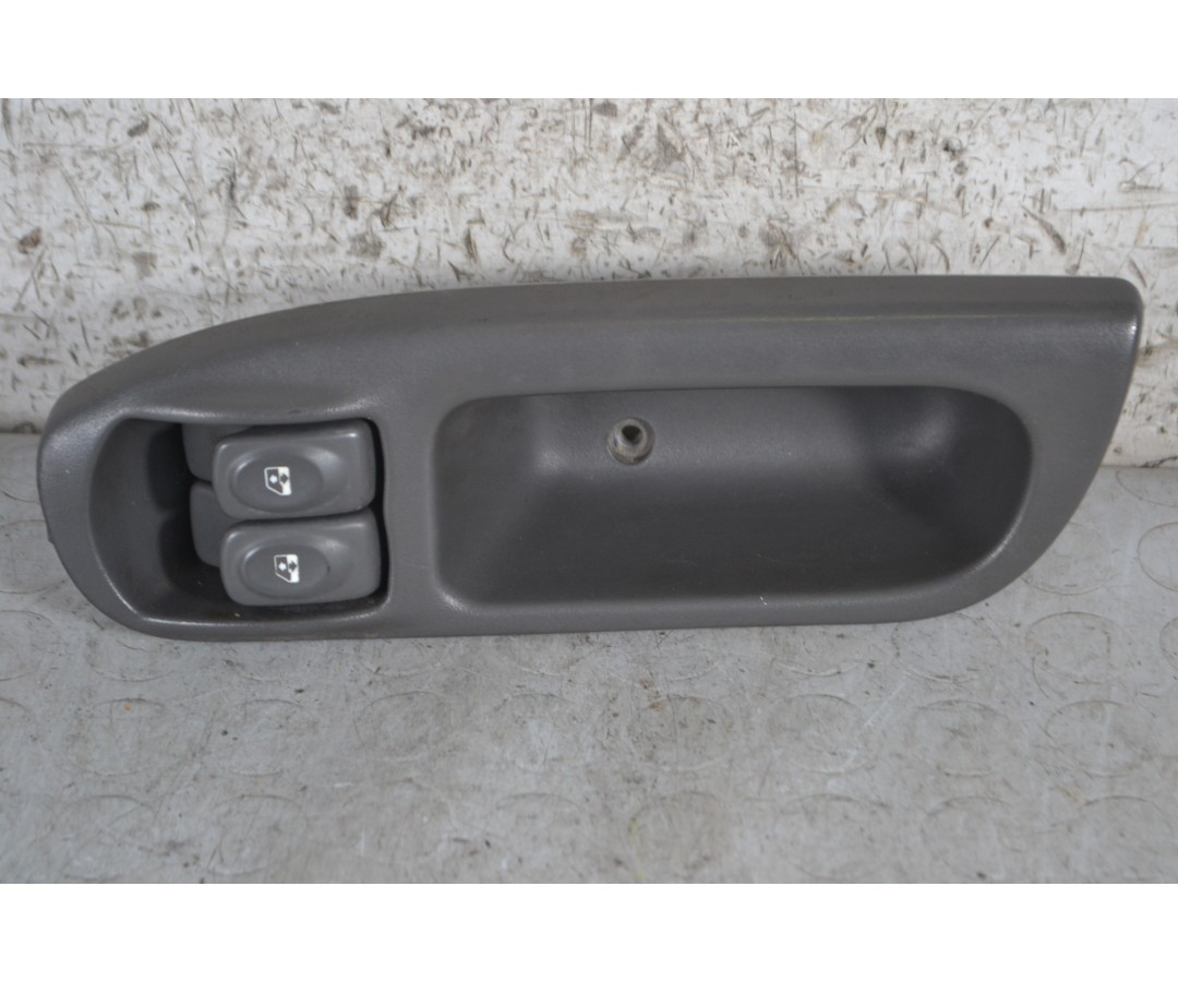 Pulsantiera alzacristalli anteriore SX Renault Scenic I Dal 1999 al 2003 Cod 7700431172  1683724406434