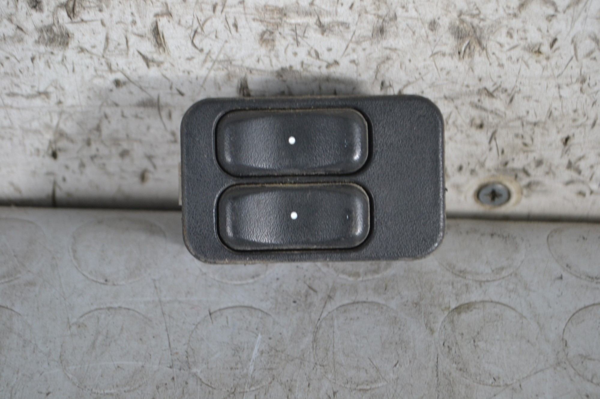 Pulsantiera alzacristalli anteriore SX Opel Corsa C Dal 2000 al 2006 Cod 24409205  1683873619198