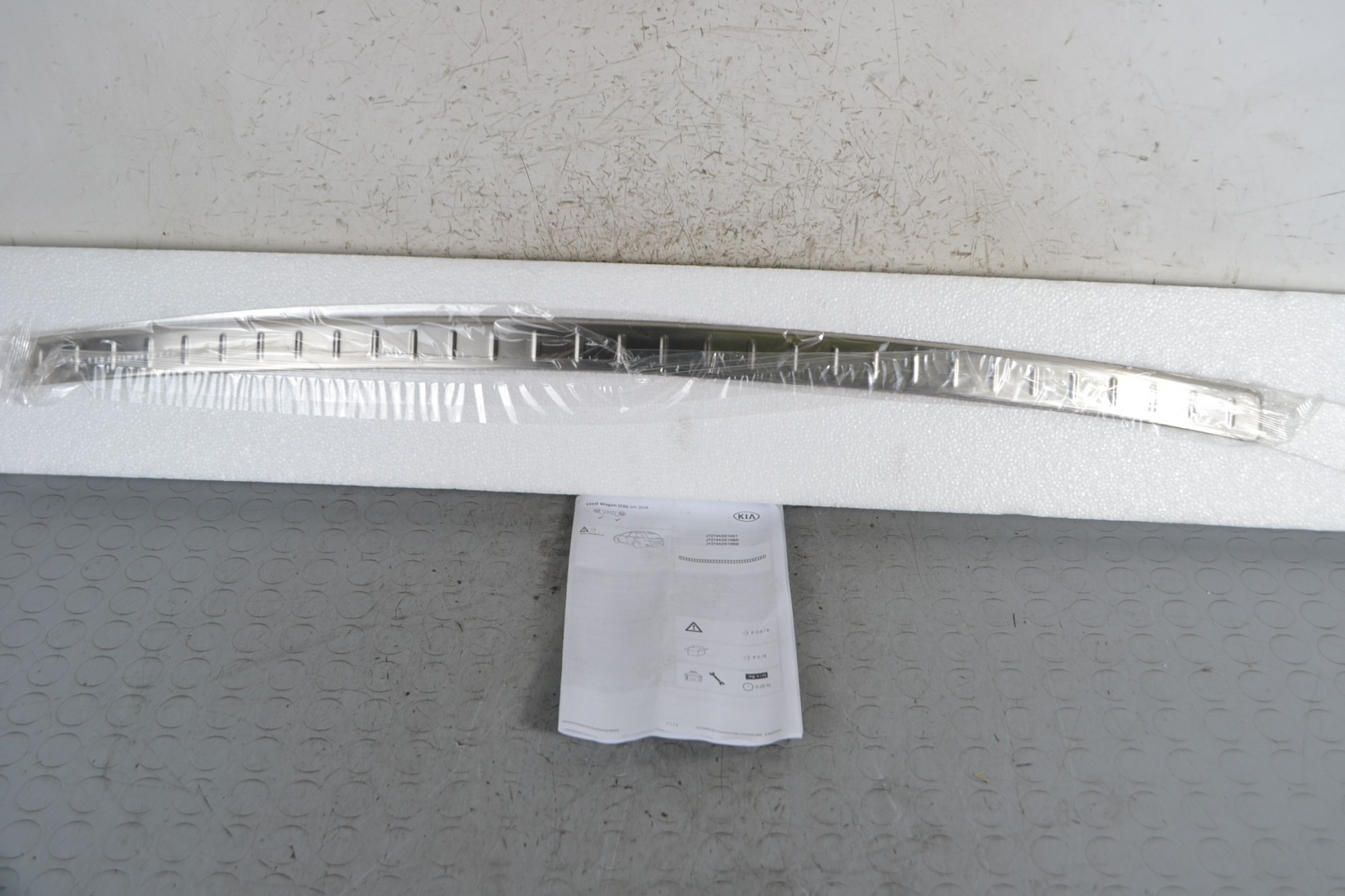 Modanatura Paraurti Posteriore Kia Ceed SW dal 2012 al 2018 Cod j7274ade10br  1685004398279