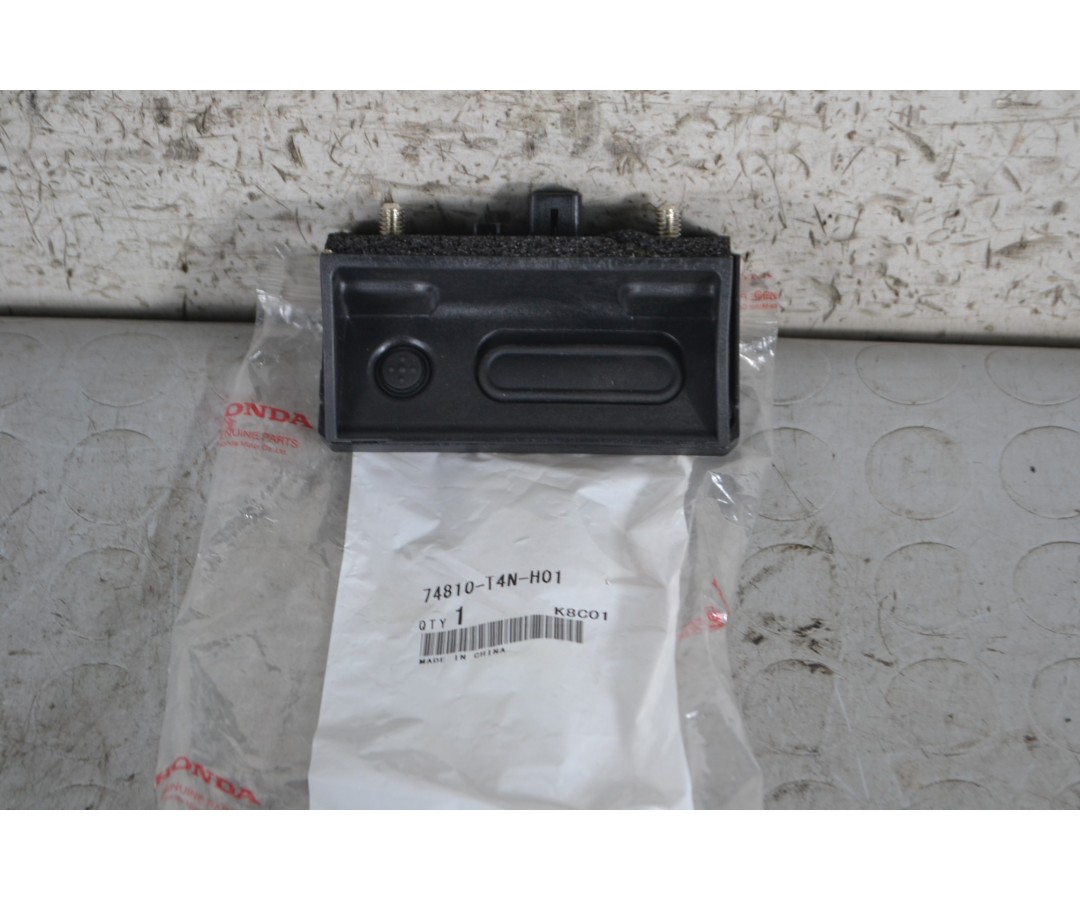 Interrutore bagagliaio posteriore Honda HR-V dal 2016 al 2019 Cod 74810-t4n-h01  1685456741906