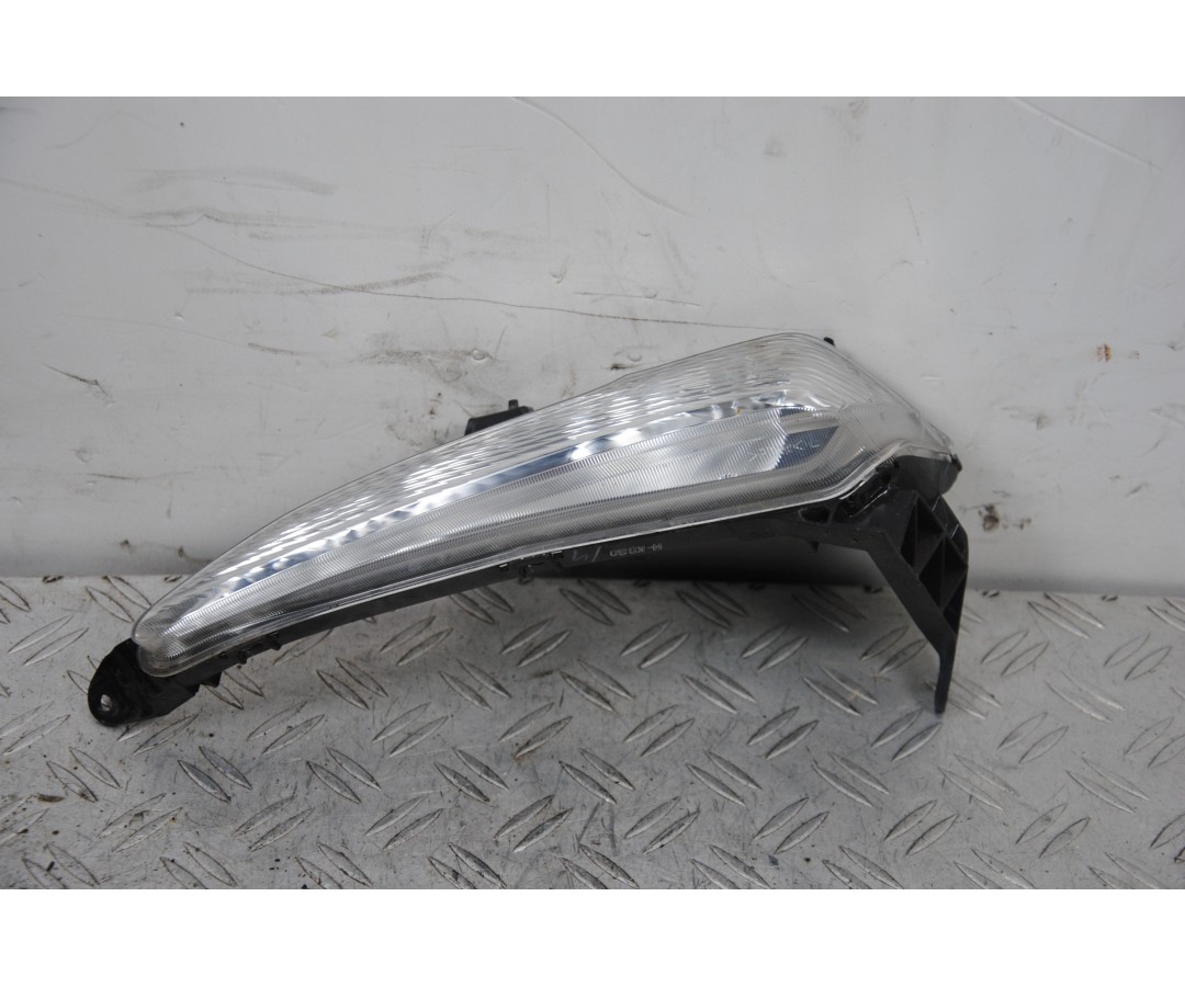 Freccia Gemma Anteriore Sinistra Sx Yamaha Tricity 125 dal 2014 al 2019 1685974115906 Freccia Gemma Anteriore Sinistra Sx Yamaha Tricity 125 dal 2014 al 2019 1685974115906