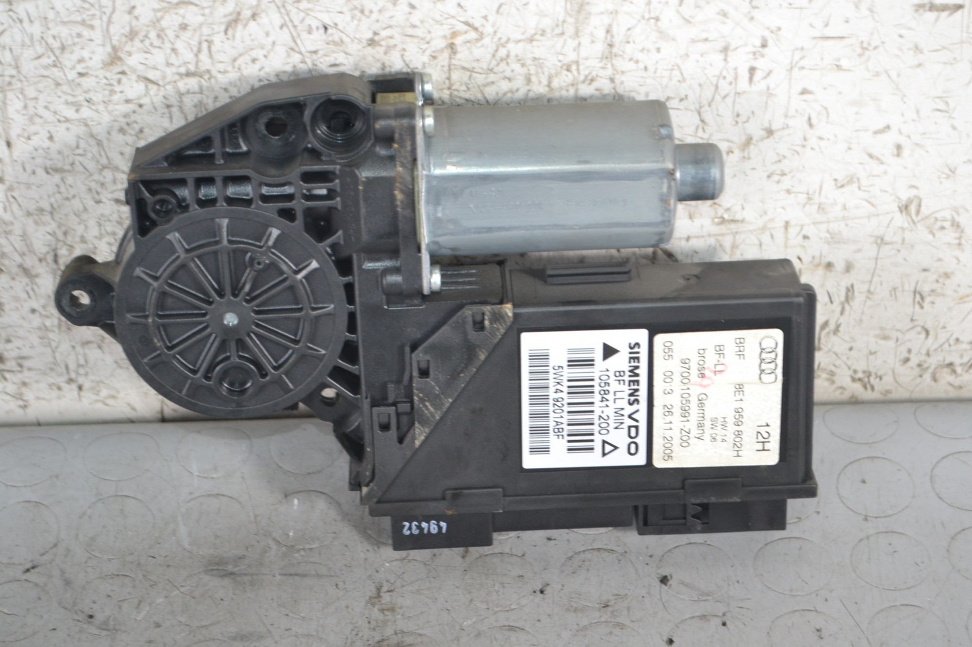 Motorino alzacristallo con centralina anteriore DX Audi A4 Avant Dal 2004 al 2009 Cod 8E1959802H  1686140531612