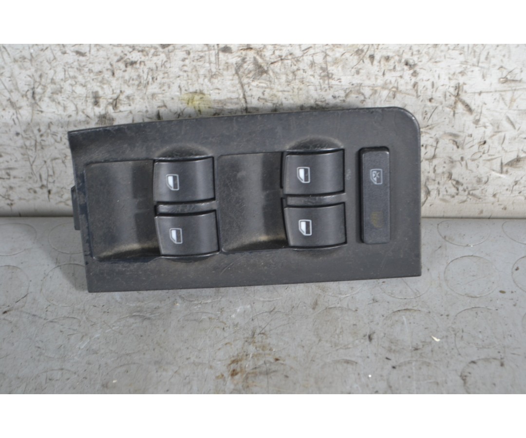 Pulsantiera alzacristalli anteriore SX Audi A6 Dal 1997 al 2004 Cod 4B0959851  1686217440274