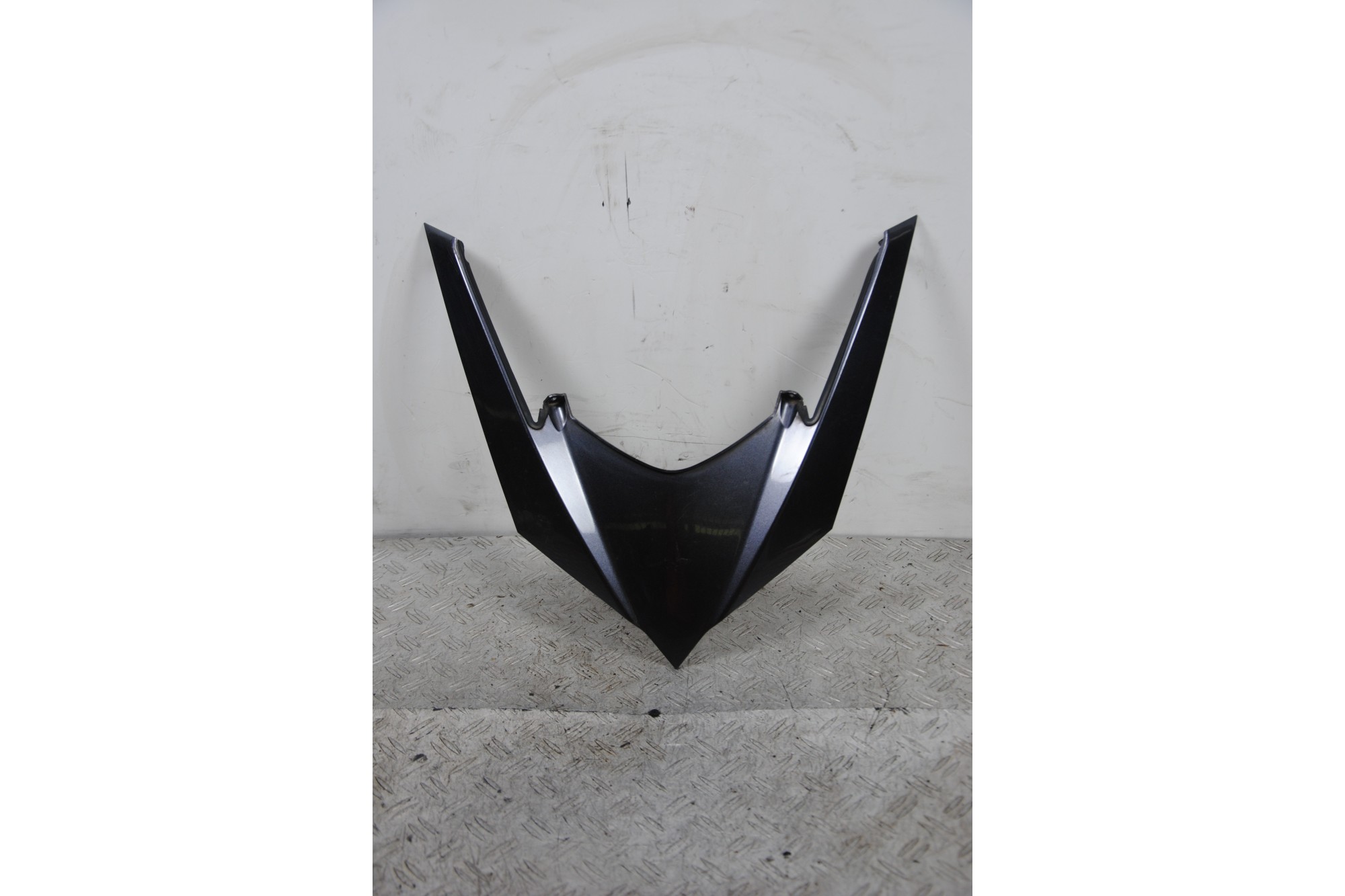 Carena Scudetto Boomerang Anteriore Yamaha Majesty 400 dal 2008 al 2012  1686233062009