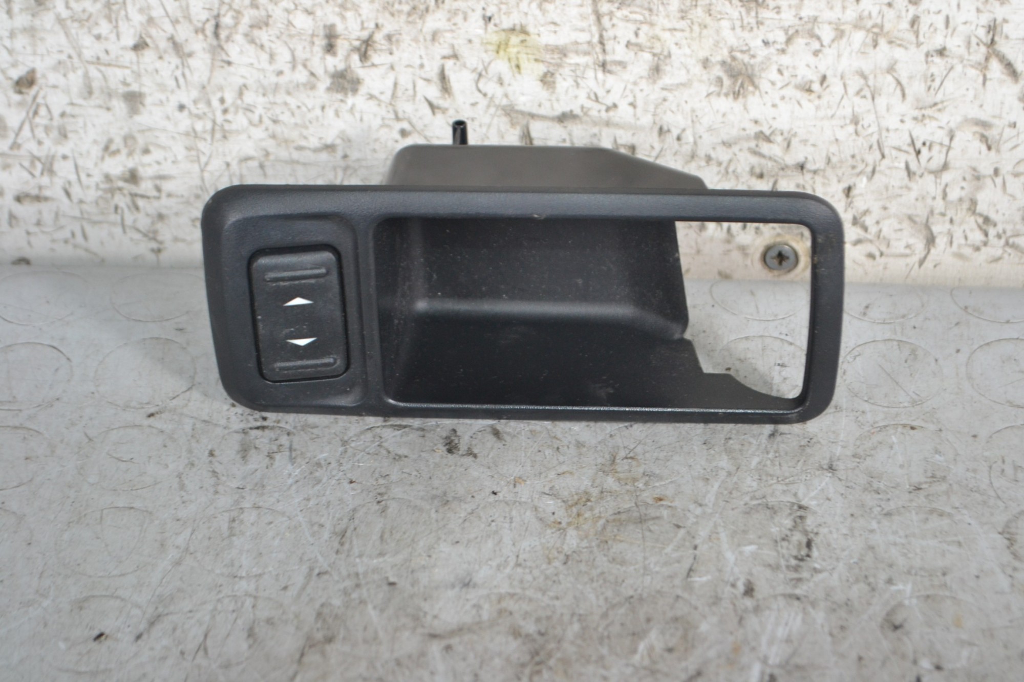 Pulsantiera Alzacristalli Posteriore SX Ford Kuga dal 2008 al 2012 Cod 3m51-226a37-afw  1686667807412