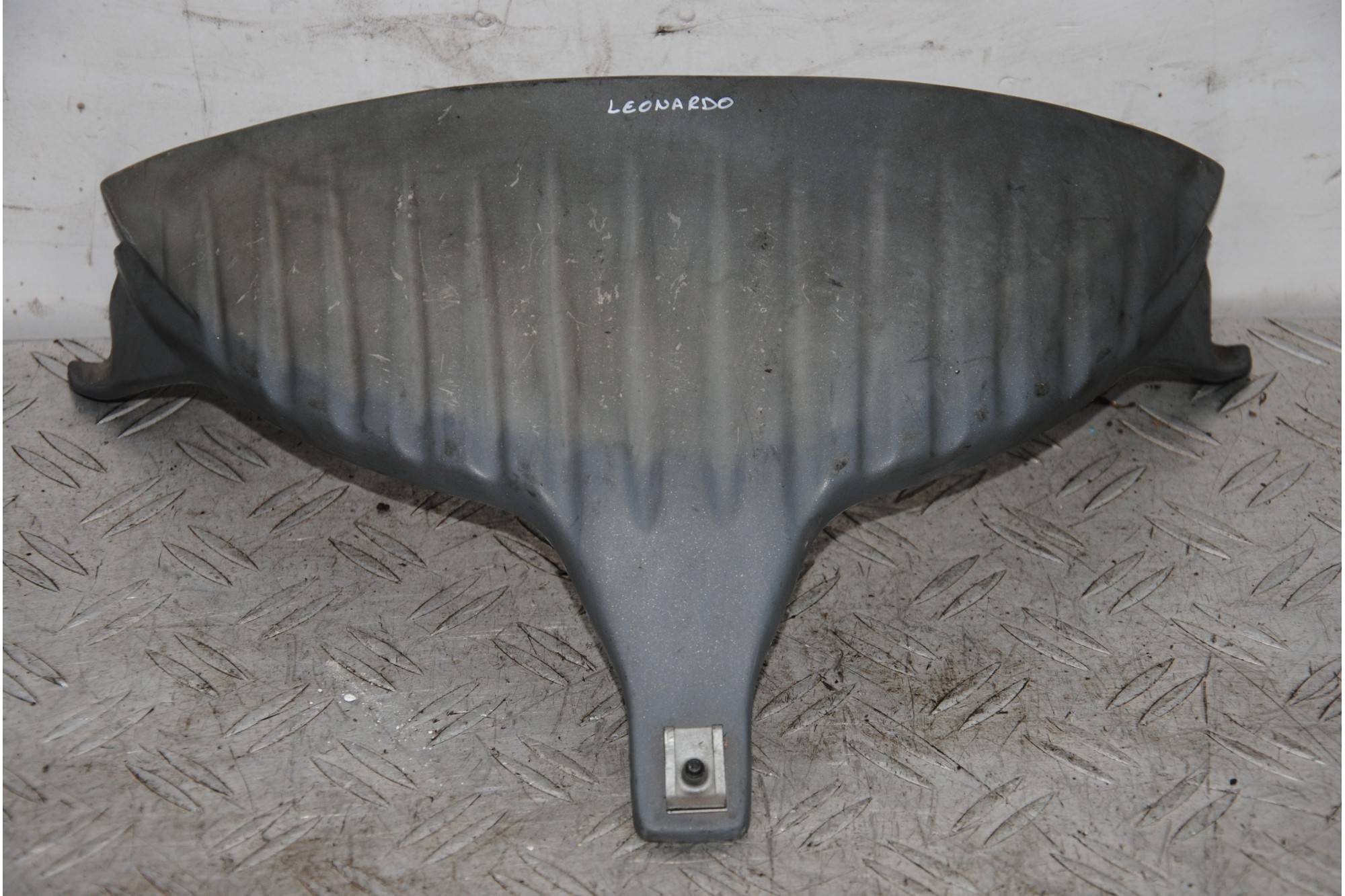 Carena Scudetto Superiore Aprilia Leonardo 150 Dal 1996 al 2002 COD : Aprilia 14283  1686727001262