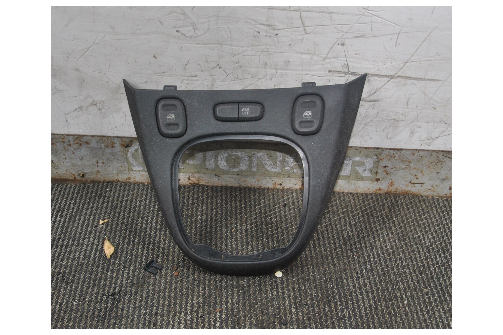 Pulsantiera Alzacristalli Anteriore Fiat Panda dal 2012 al 2018 cod 735491912  2411111116166