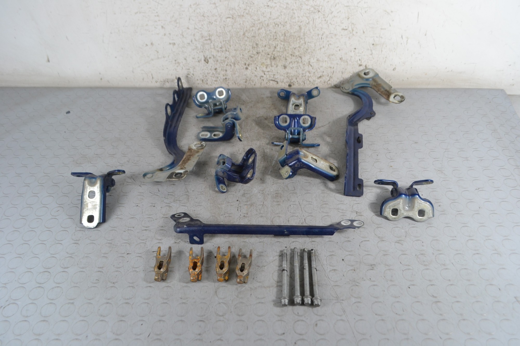 Kit cerniere portiere e cofano Opel Crossland X Dal 2017 in poi  1687255424936