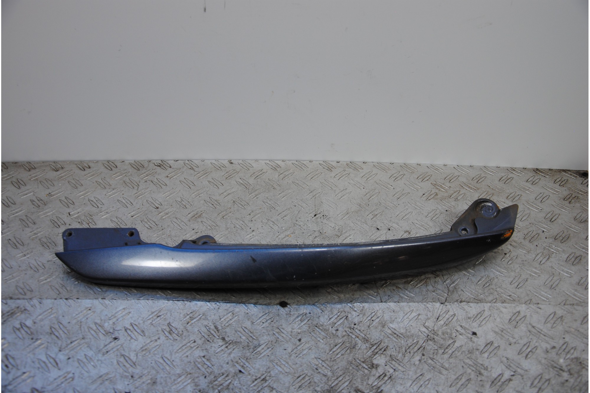Maniglione Portapacchi Destro Yamaha Tricity 125 dal 2014 al 2020  1687445505193