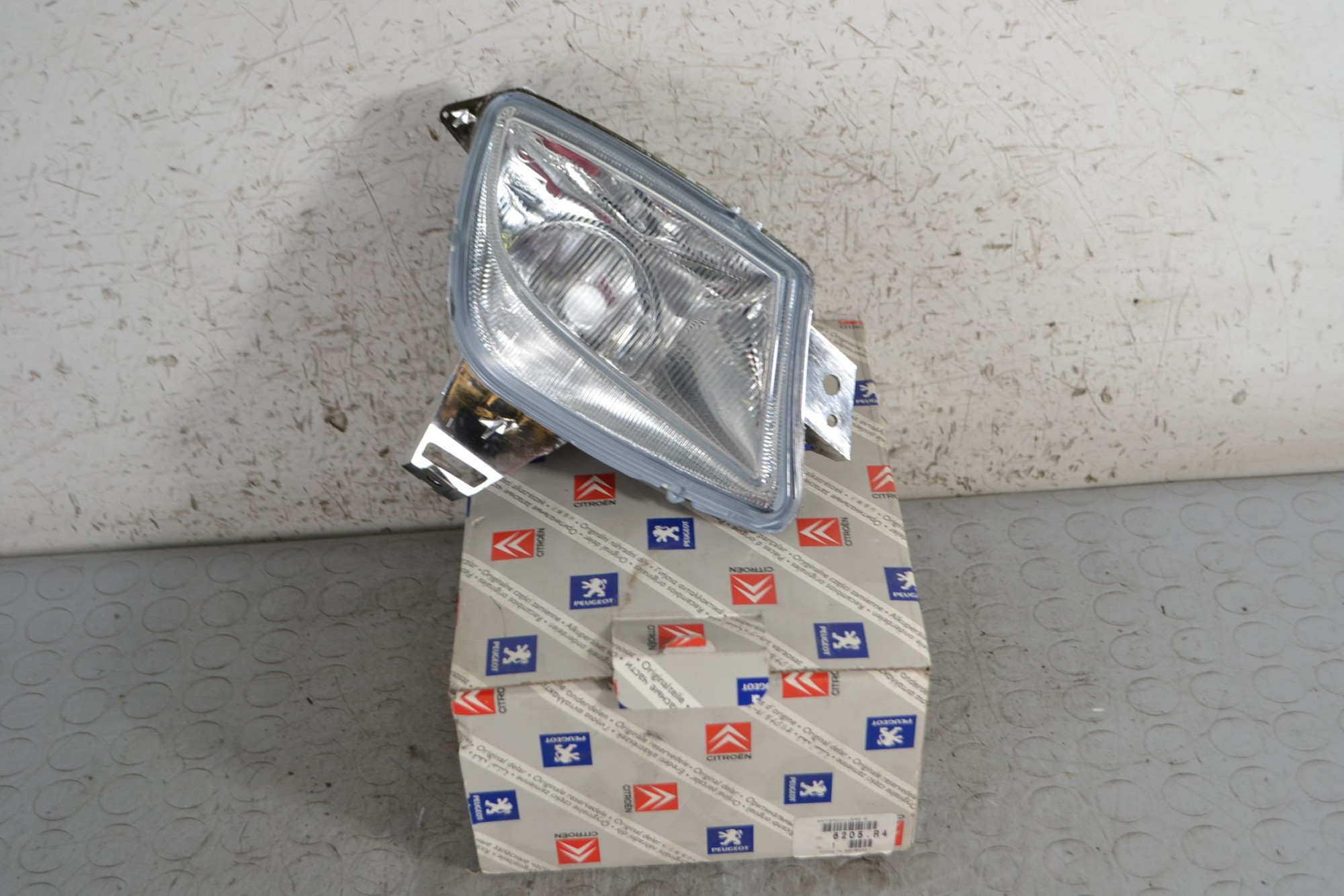 Faro fendinebbia Anteriore DX Citroen Xsara dal 1997 al 2006 Cod 6205r4  1687937714911