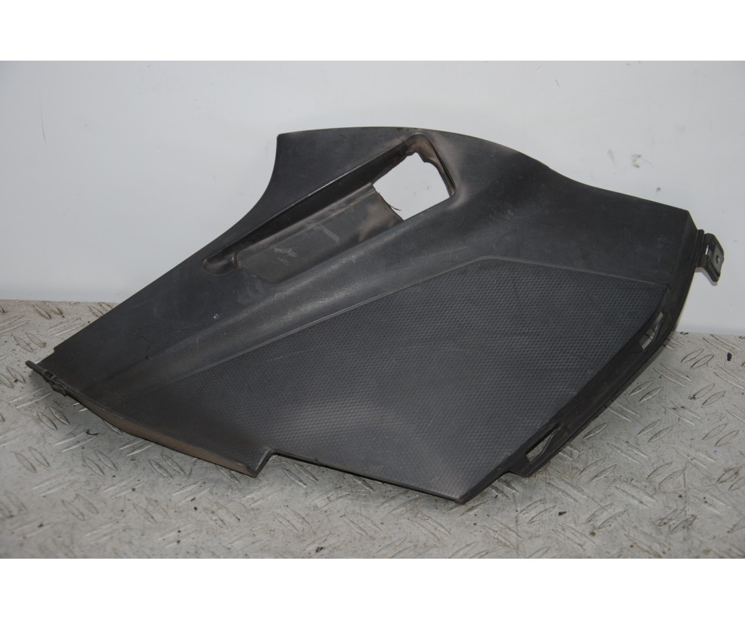Carena Sottopedale Passeggero SX Aprilia Sportcity 250 Dal 2008 al 2012 COD DIS 108359 1687958674270 Carena Sottopedale Passeggero SX Aprilia Sportcity 250 Dal 2008 al 2012 COD DIS 108359 1687958674270