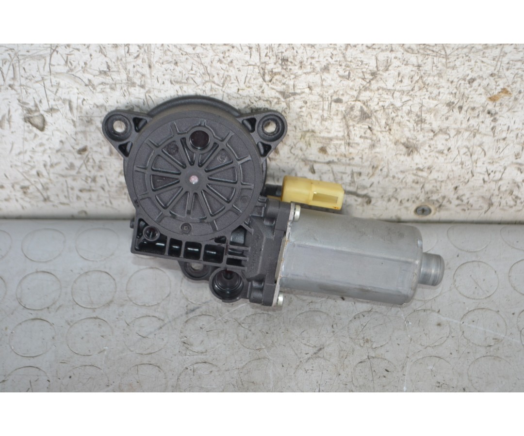 Motorino alzavetro anteriore DX Ford Fiesta V Dal 2002 al 2008 Cod 0130821939  1688544086392