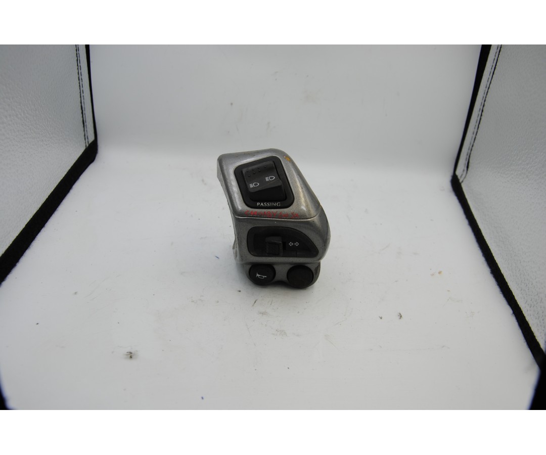 Commutatore Devioluci Sinistro Piaggio Carnaby 125 / 200 dal 2007 al 2011 1689090896565 Commutatore Devioluci Sinistro Piaggio Carnaby 125 / 200 dal 2007 al 2011 1689090896565