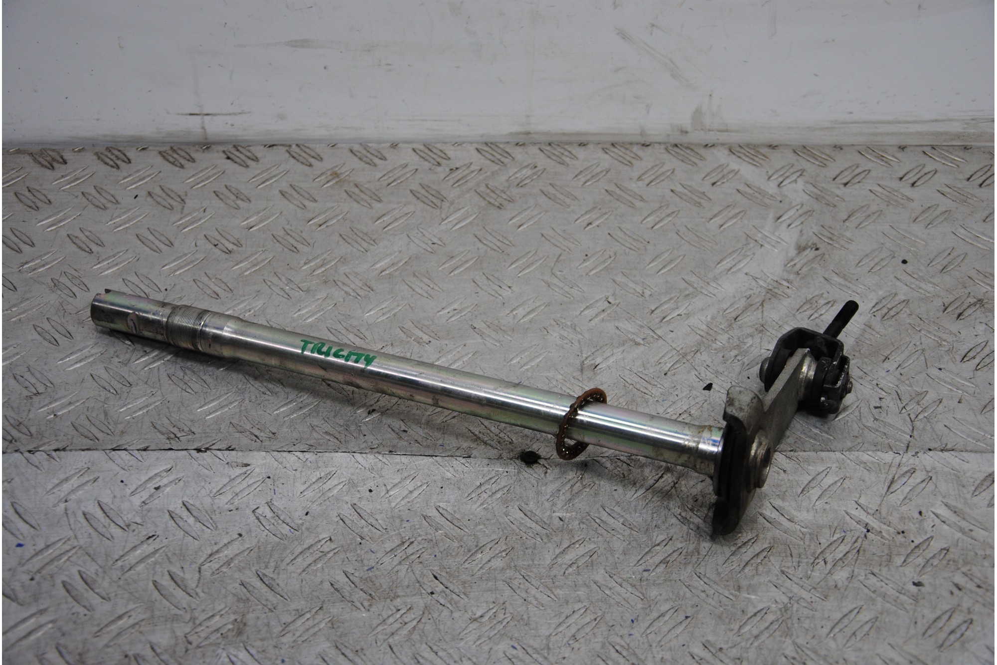 Canotto Cristo Forcella Yamaha Tricity dal 2014 al 2020  1689260965459