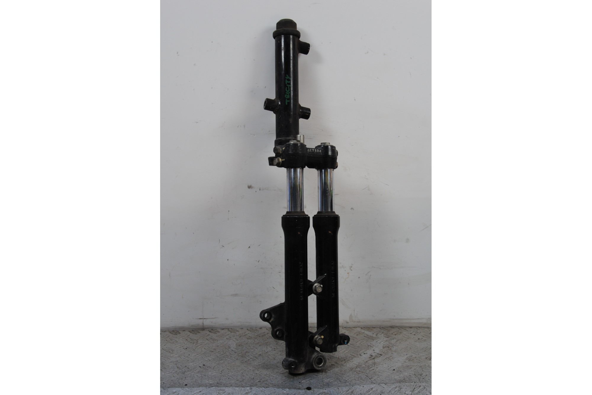 Stelo Destro Forcella Anteriore Yamaha Tricity 125 / 150 dal 2014 al 2019  1689580267714