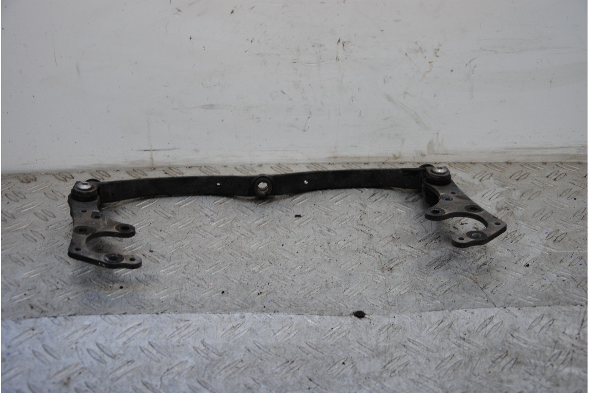 Tirante Braccio Staffa Forcella Yamaha Tricity 125 dal 2014 al 2020  1689582270972