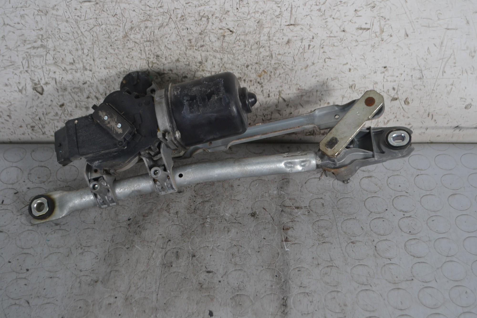 Motorino tergicristallo anteriore Peugeot 107/ Citroen C1 Dal 2005 al 2014  1689754758635