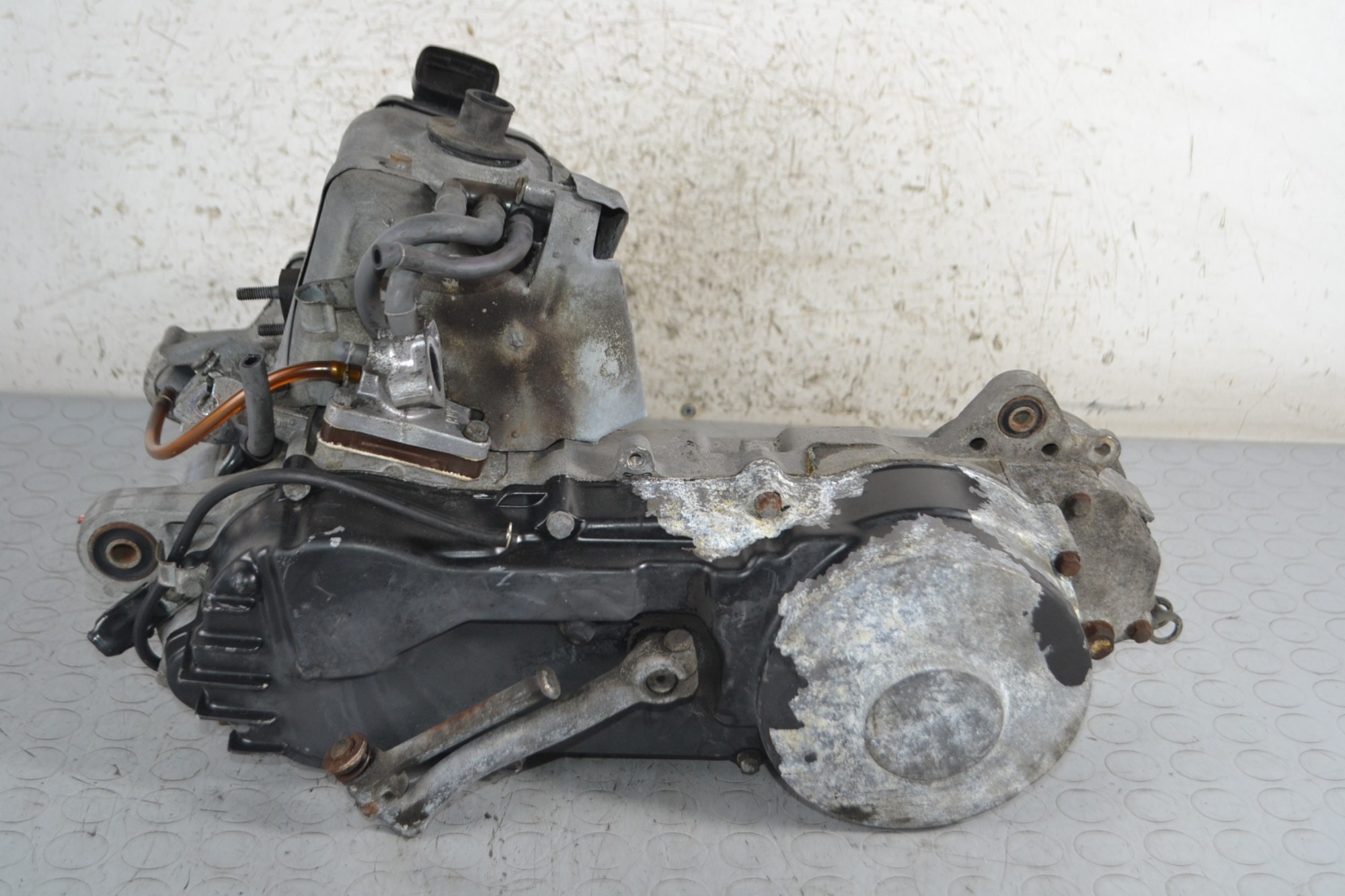 Blocco motore 50cc Peugeot Metropolis Dal 1990 al 1995 Cod F051 N serie 9522441 DA RIVISIONARE  1689929404046