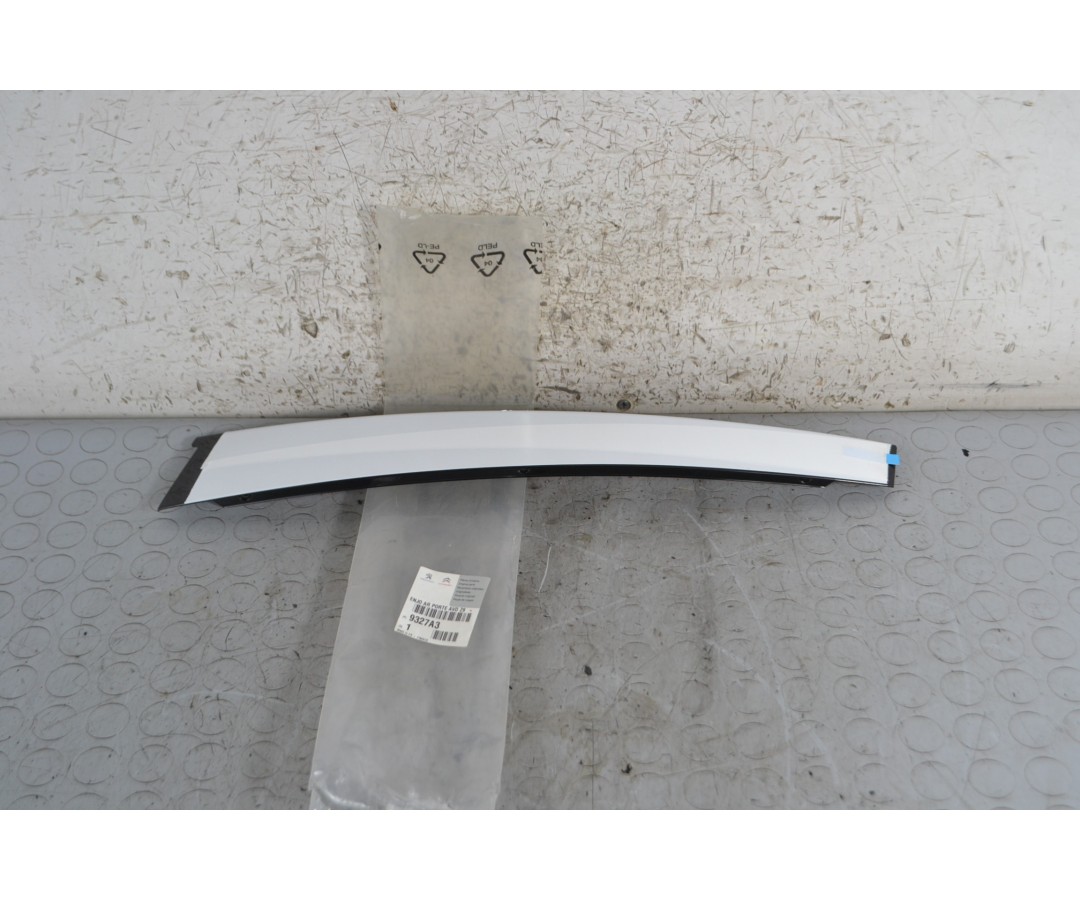 Peugeot 607 berlina modanatura porta anteriore B montante lato destro lato destro 9327A3  1689948821770