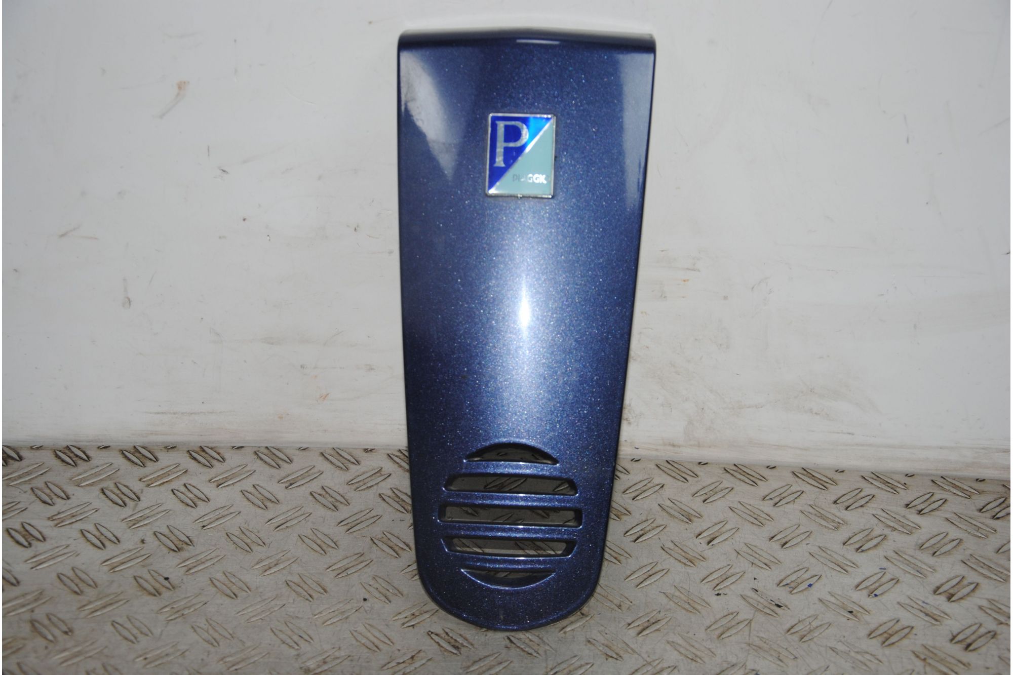 Carena Scudetto Anteriore Piaggio Vespa Gts 125 / 250 Dal 2005 al 2006  1690875998770