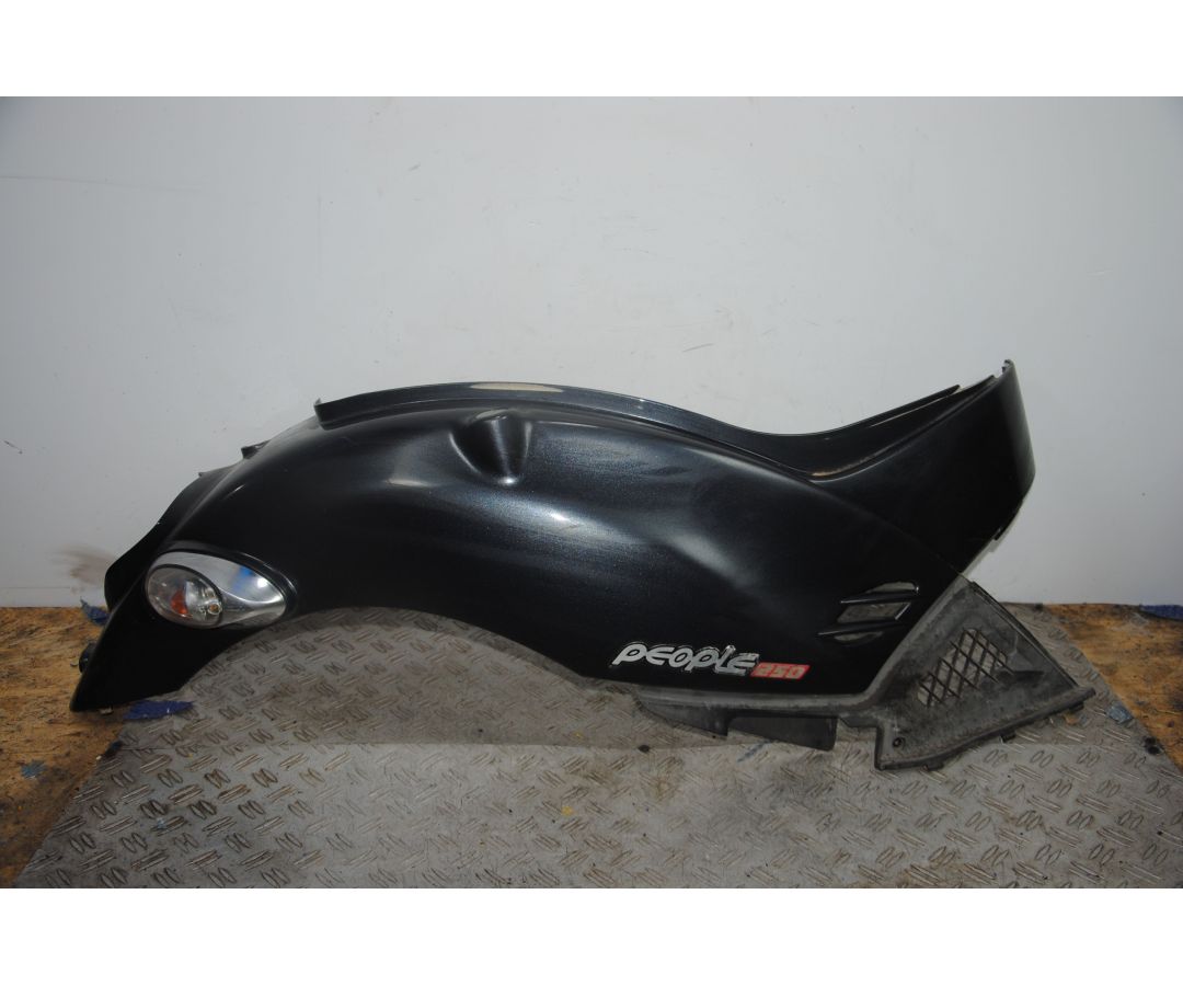 Carena Fianchetto Laterale Destro Kymco People 250 Dal 2003 al 2005  1691159385033