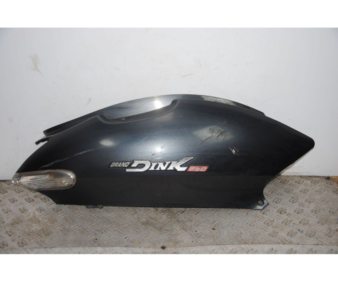 Carena Fianchetto Laterale Destro Kymco Grand Dink 250 dal 2000 al 2006  1691391072364