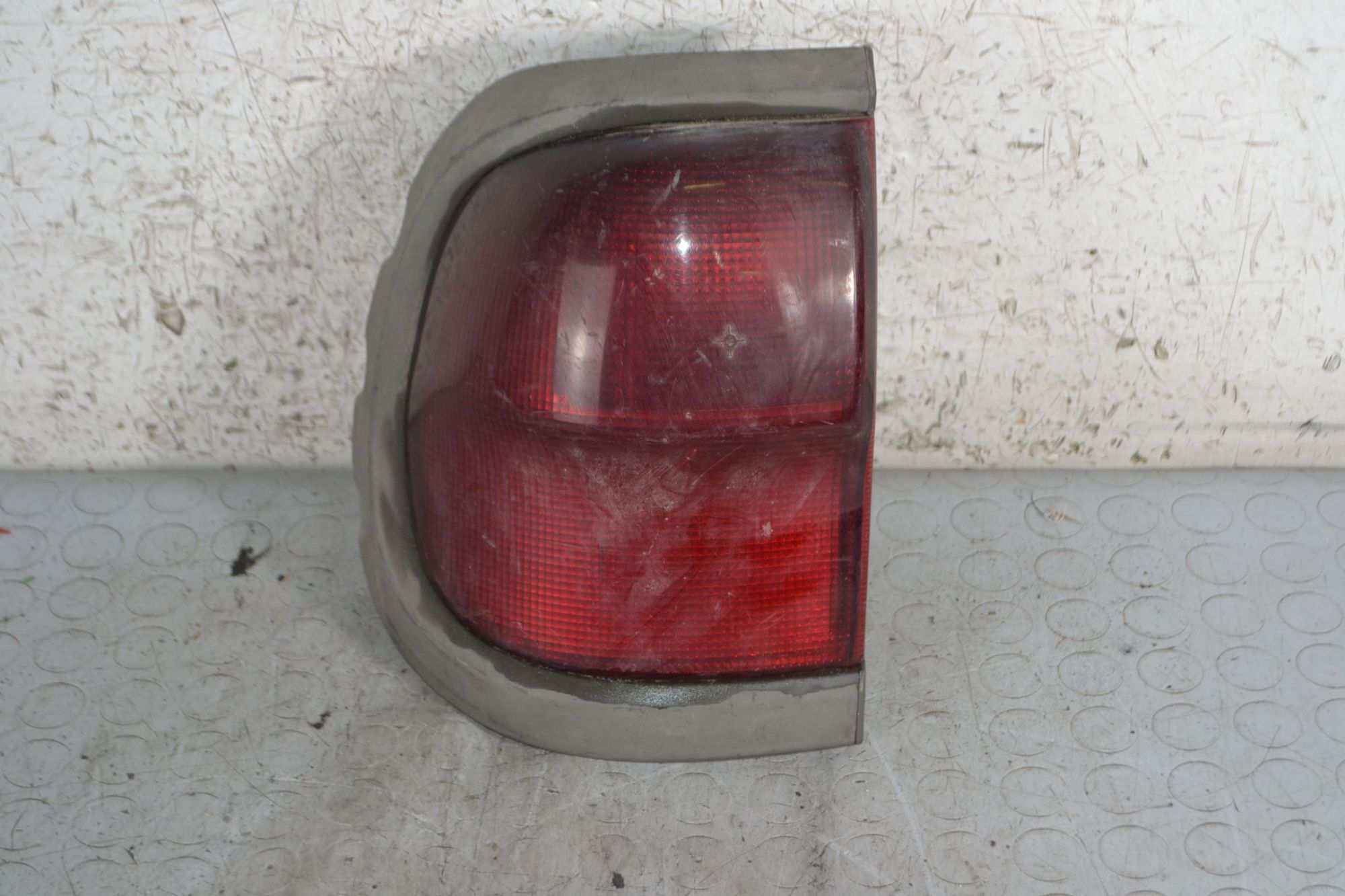 Fanale stop posteriore SX Nissan Terrano II Dal 1999 al 2005 Cod 268550X000  1691401706333