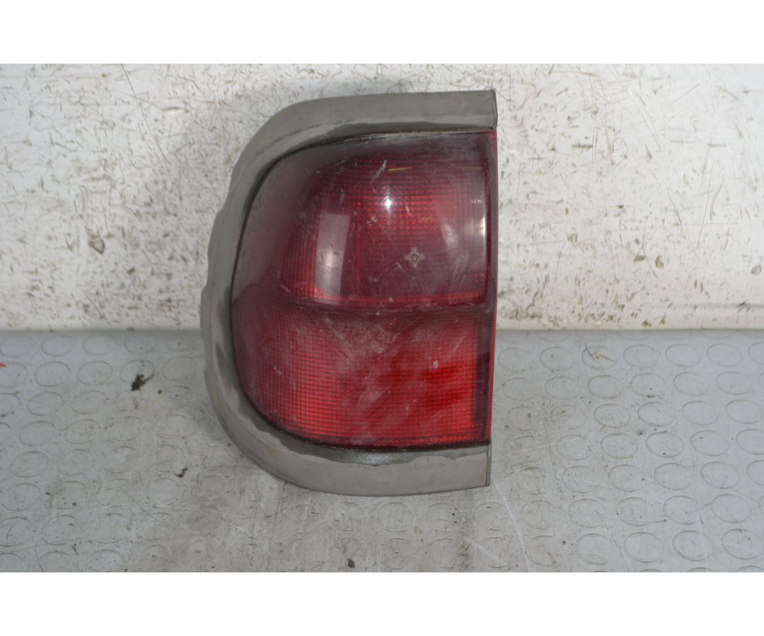 Fanale stop posteriore SX Nissan Terrano II Dal 1999 al 2005 Cod 268550X000 1691401706333 Fanale stop posteriore SX Nissan Terrano II Dal 1999 al 2005 Cod 268550X000 1691401706333