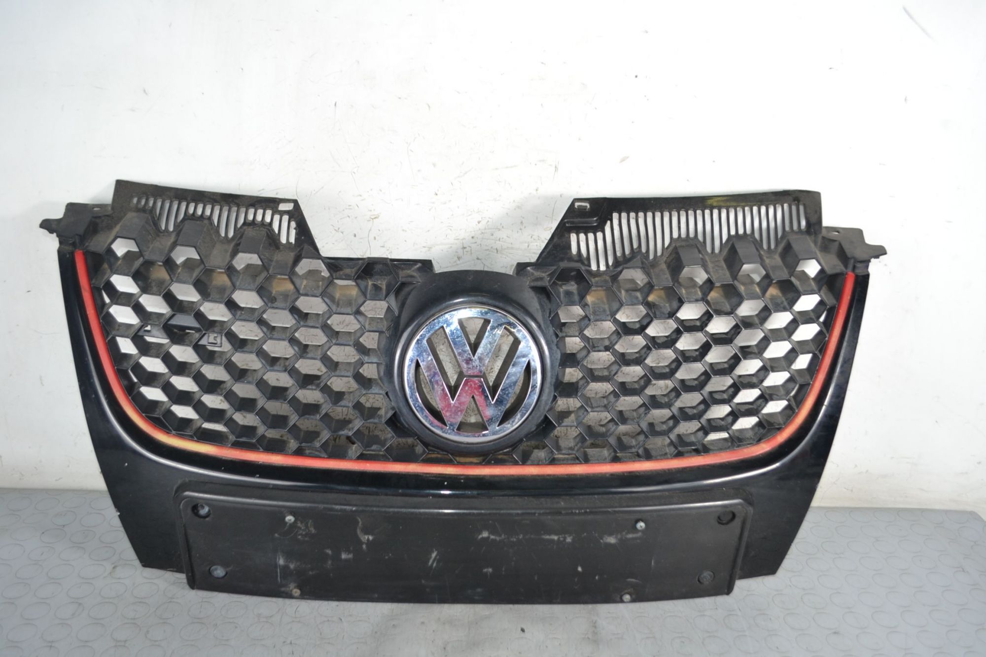 Griglia anteriore Volkswagen Golf V Dal 2004 al 2008 Cod VW0706101  1691656430403